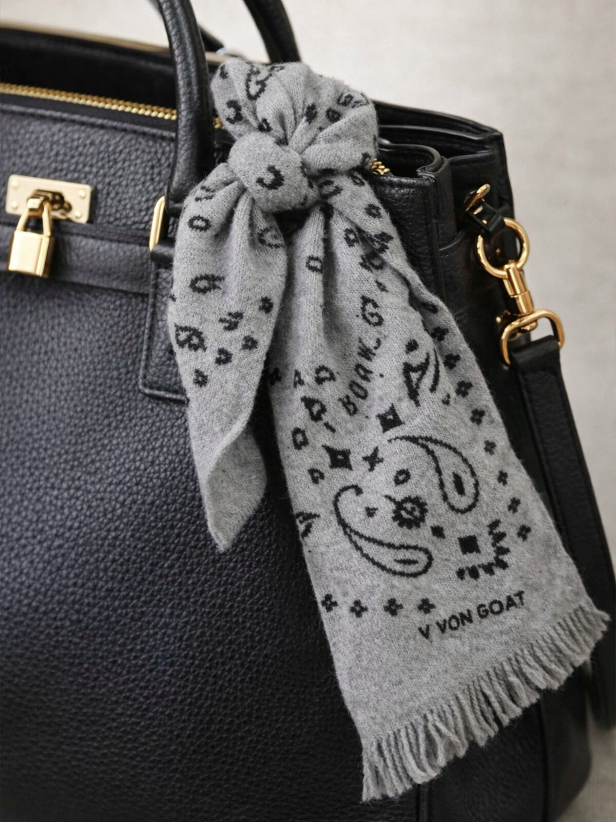 Bandana XXL Sahara Grey de cashmere 100% — pañuelo suave y elegante