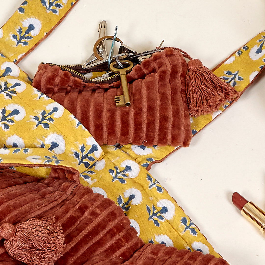 Monedero Gala velvet de terciopelo en mostaza, terracota y gris