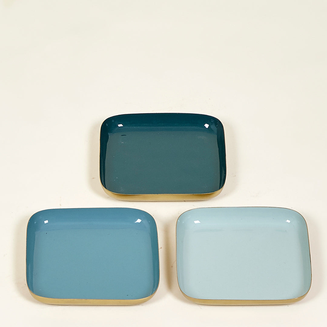 Bandeja Ocean cuadrada de metal con base dorada