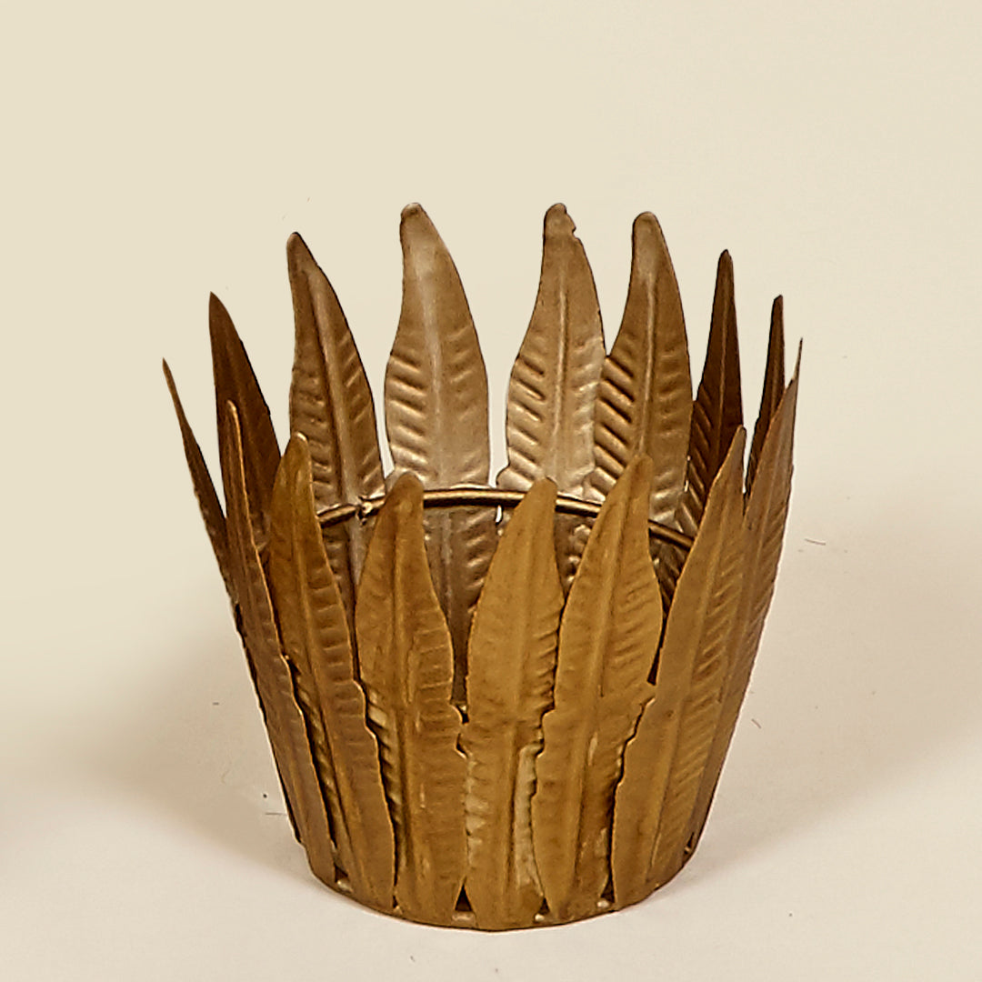 Macetero corona efecto vintage dorado