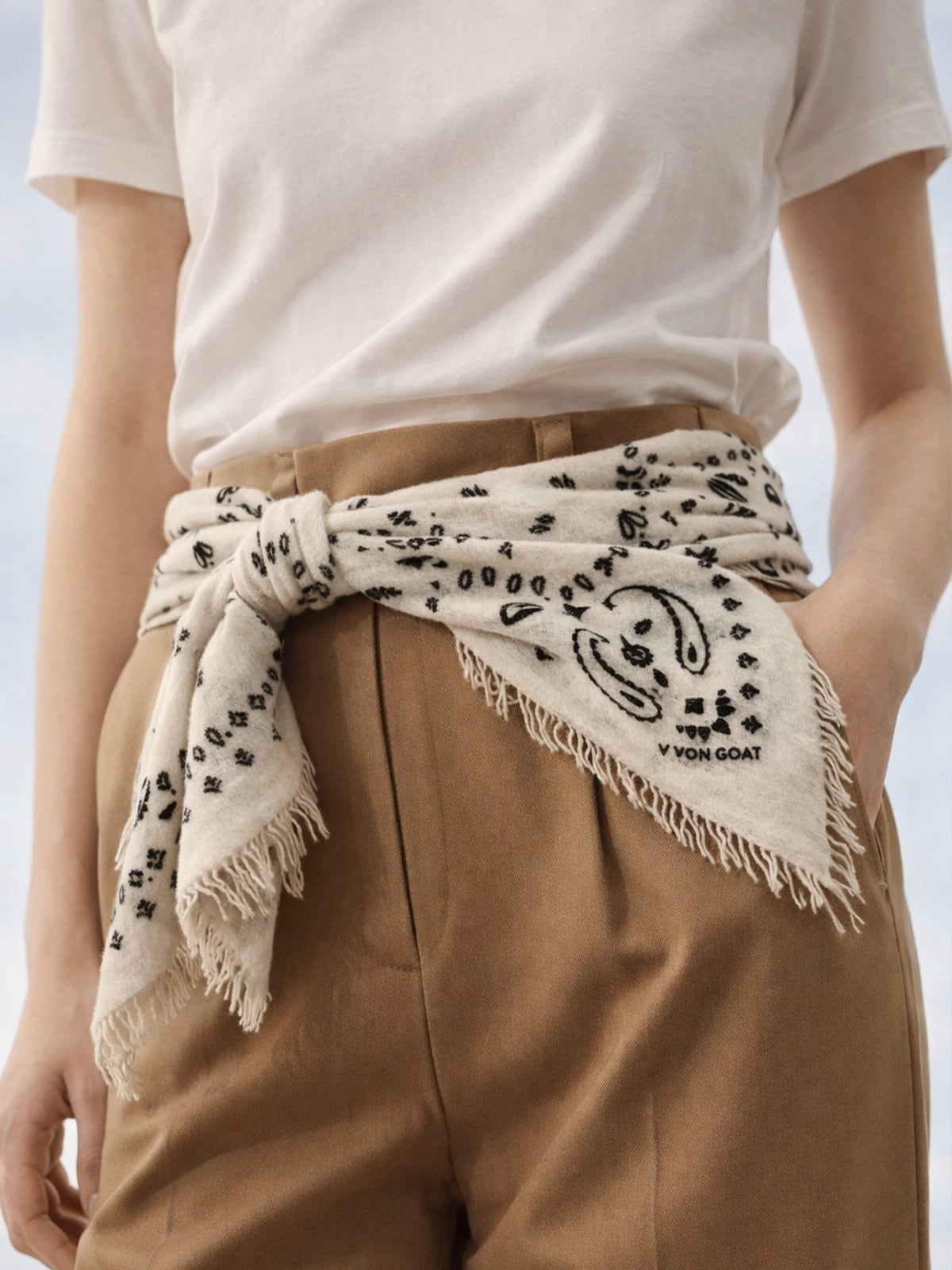 Bandana XXL Sahara Ivory de cashmere 100% — pañuelo suave y elegante