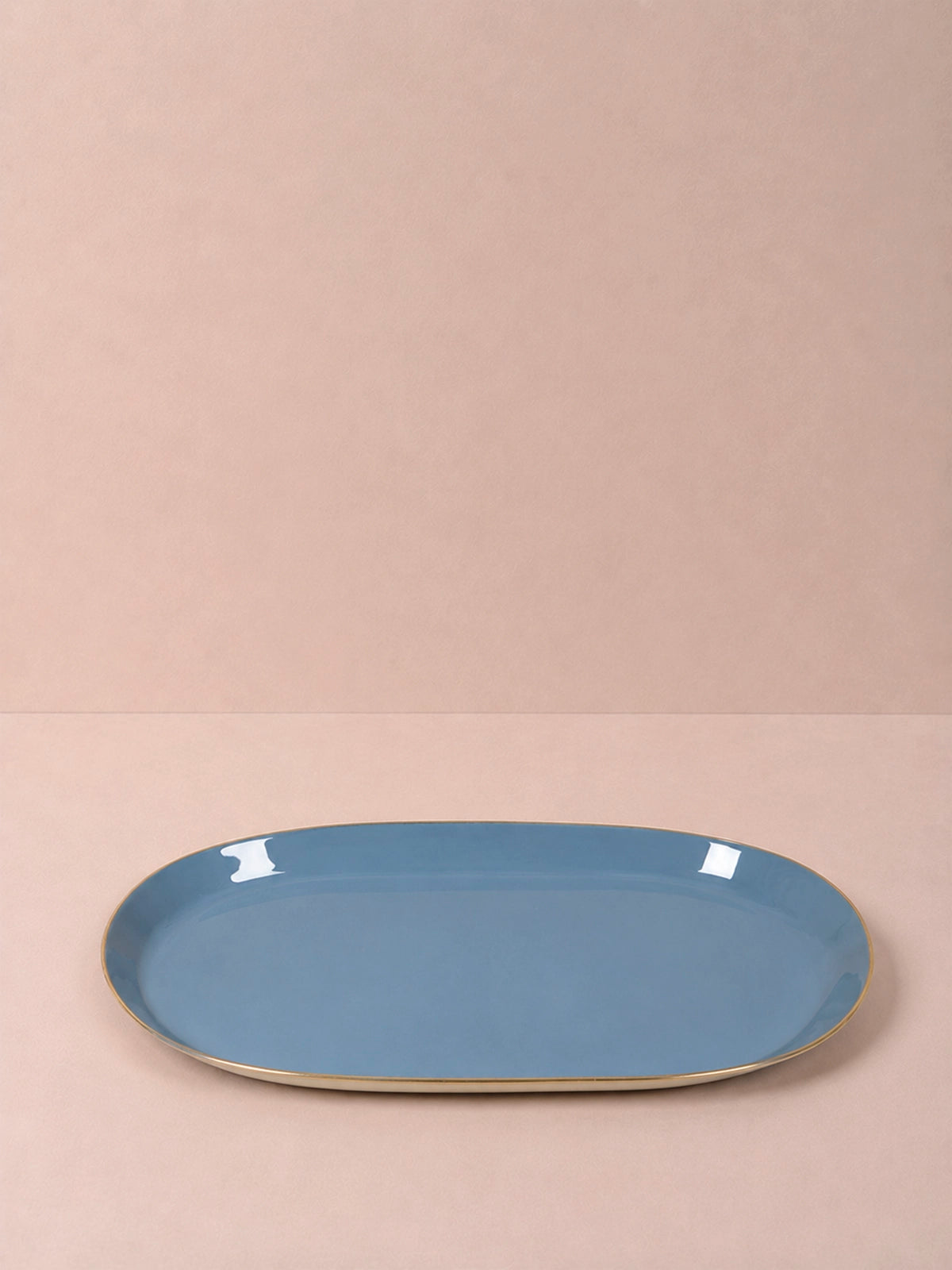 Bandeja Ocean de metal con base dorada mil azules