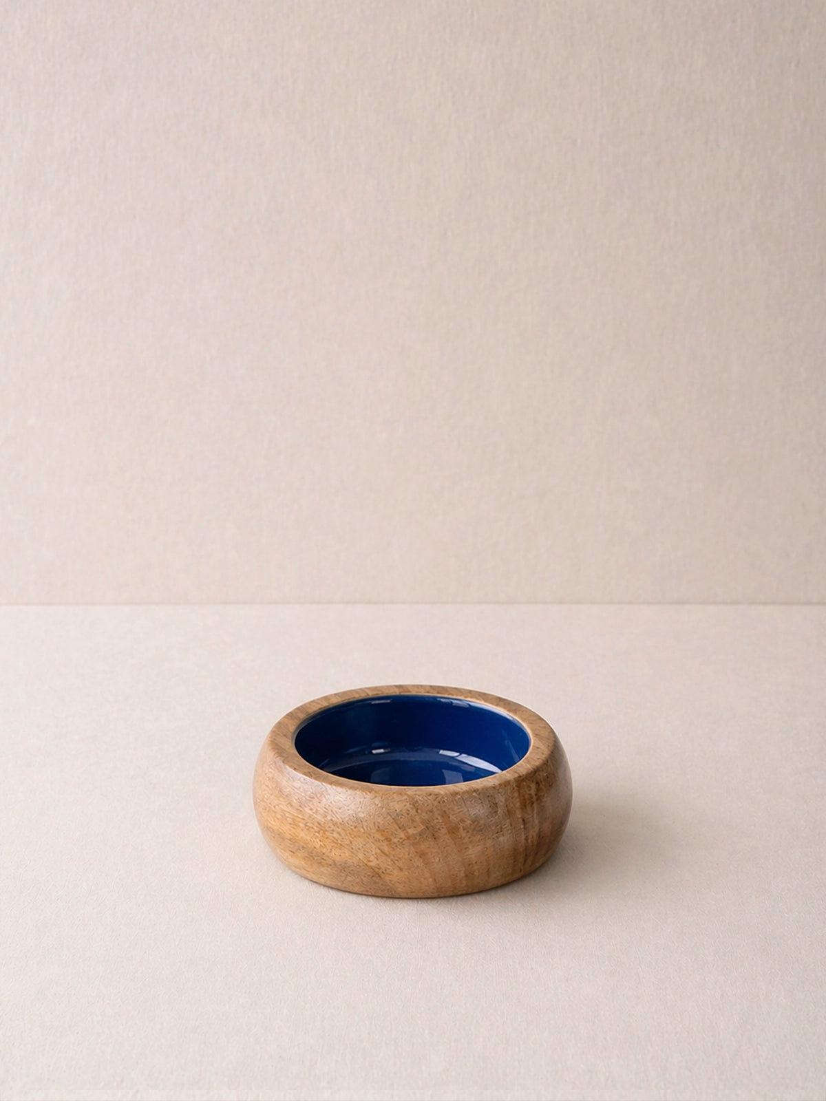 Bol de Madera de Mango con Interior Esmaltado | Cuenco Decorativo en Azul Océano o Blanco para Snacks y Aperitivos