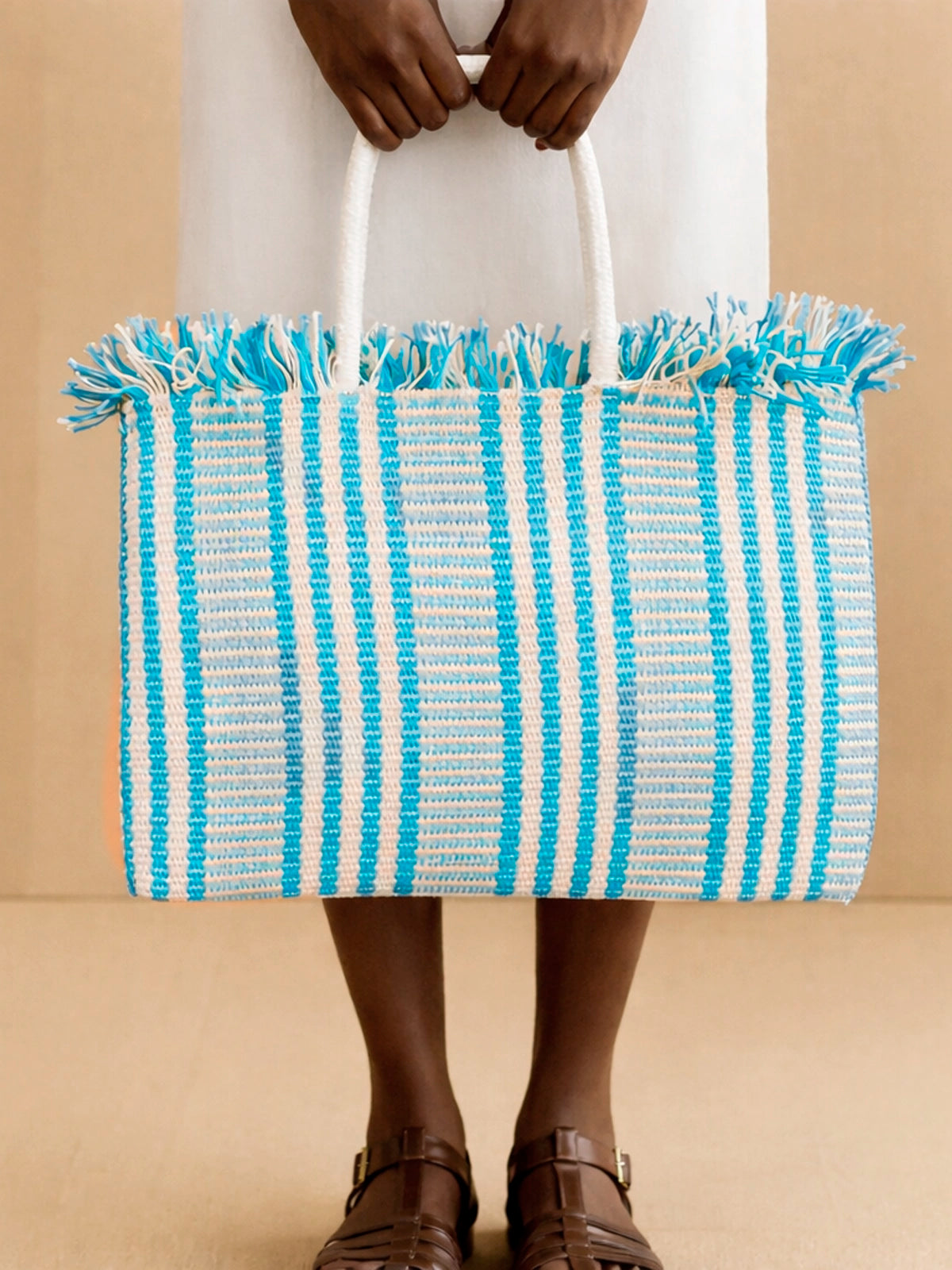 Bolso Capri de rafia de papel grande 48x39 cm — bolso de playa azul y blanco