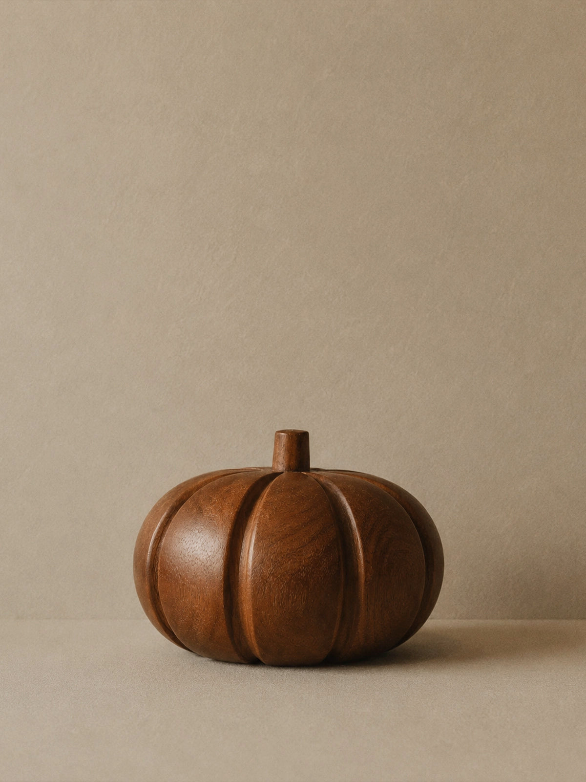 Calabaza decorativa de madera de cacao 17 cm