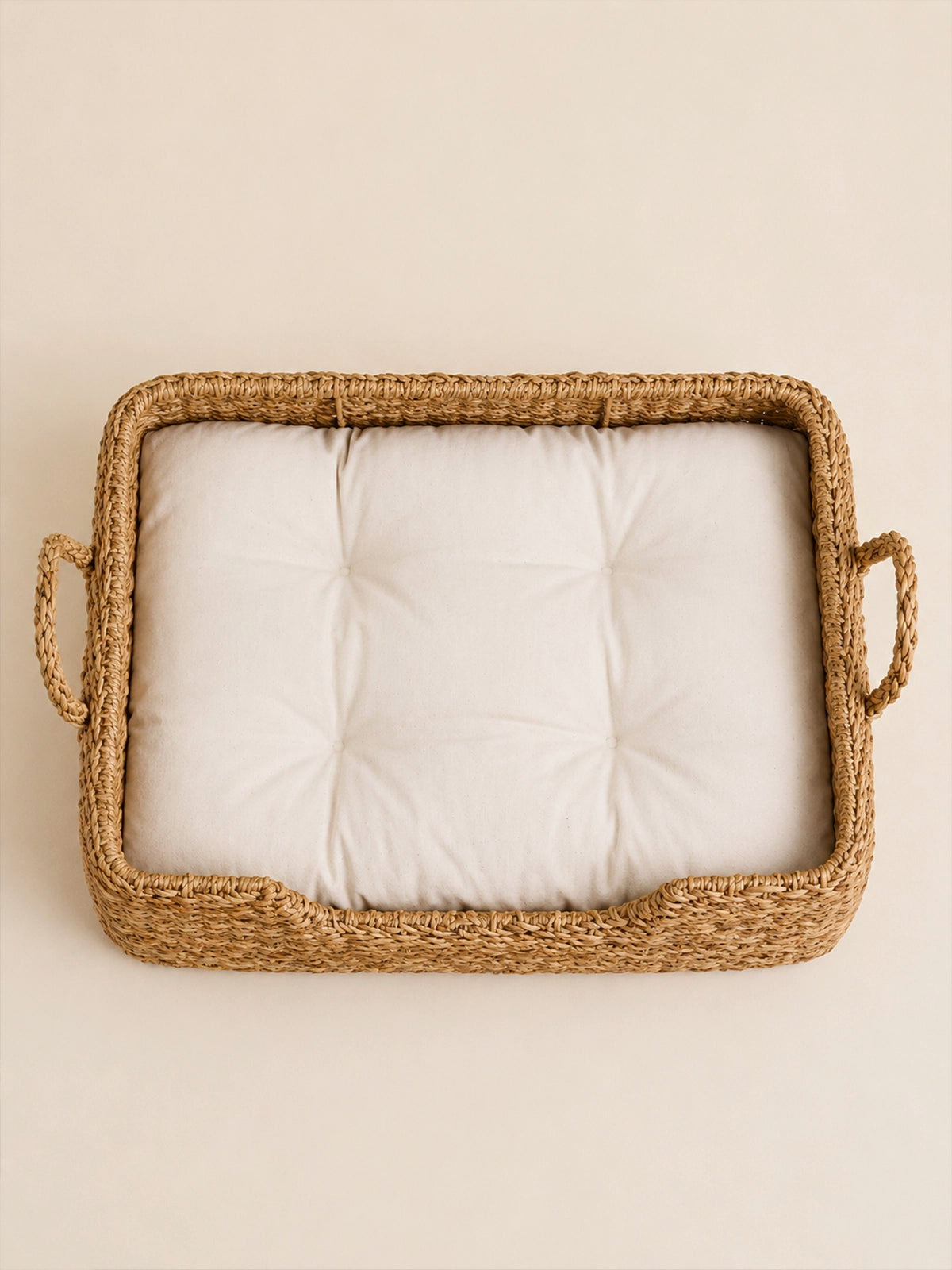 Cama para mascota rectangular de fibra natural con asas 60x45x15 cm