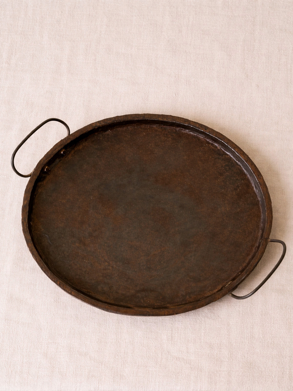 Bandeja Atlas de metal acabado óxido antique vintage 33 cm — bandeja decorativa industrial
