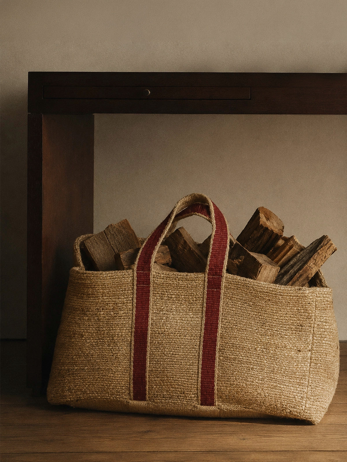 Cesta Maxi Burgundy de yute natural con asas granate 60 x 35 x 34 cm