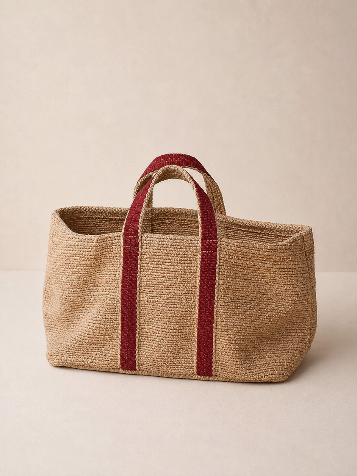 Cesta Maxi Burgundy de yute natural con asas granate 60 x 35 x 34 cm