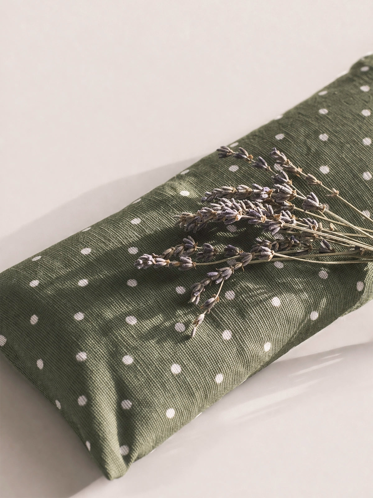 Cojín Calm de lavanda térmico — almohadilla relajante para cuello y ojos