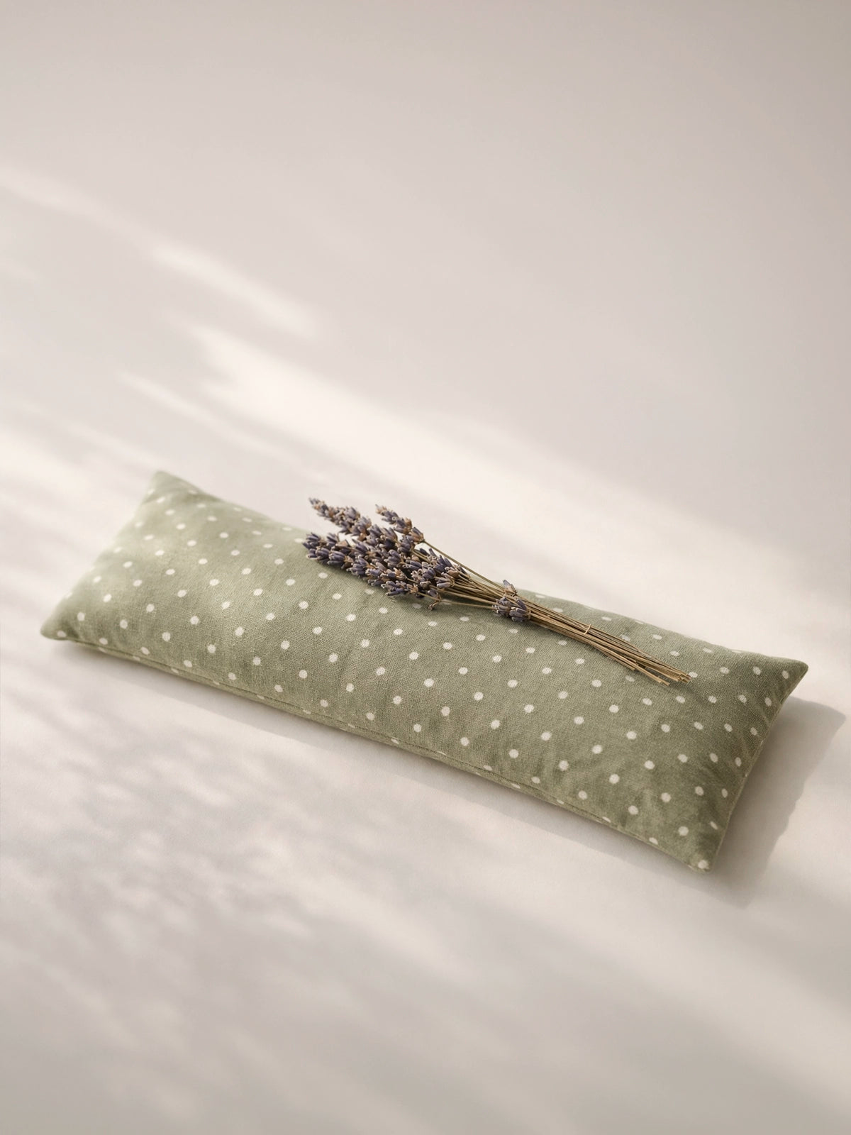 Cojín Calm de lavanda térmico — almohadilla relajante para cuello y ojos