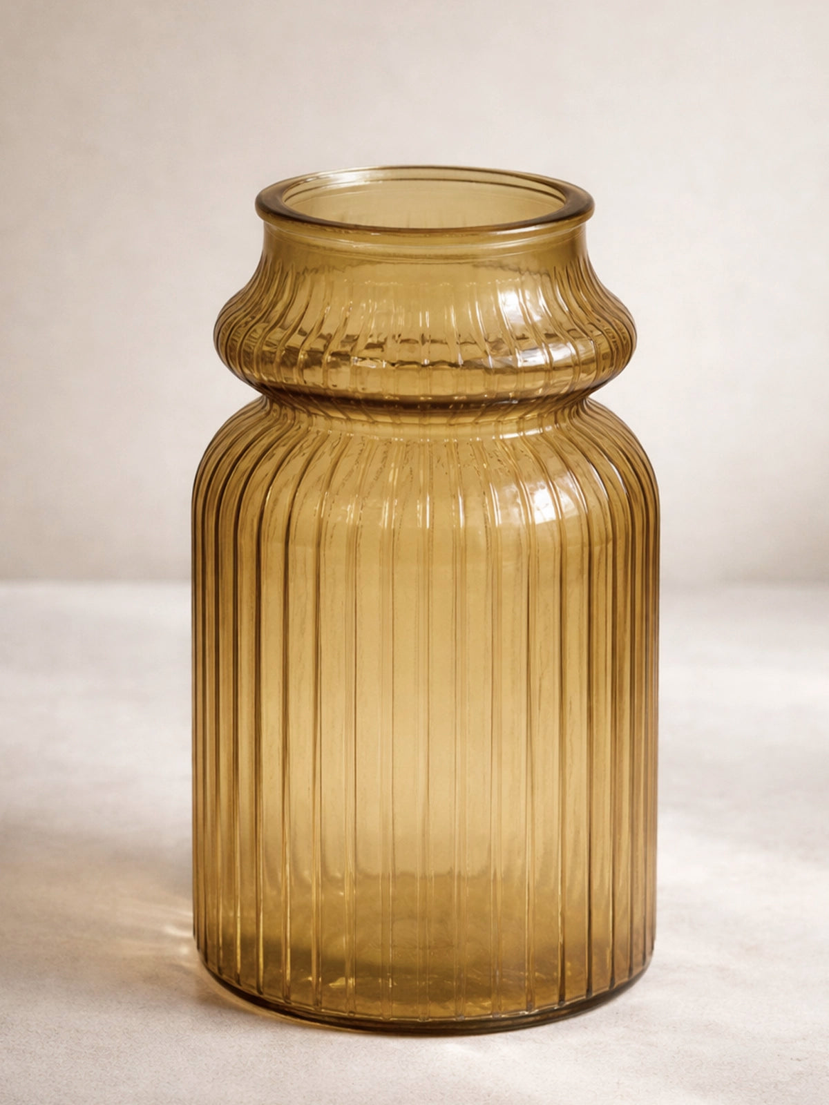 Jarrón Isabella de vidrio reciclado color ámbar 15x25 cm — jarrón decorativo sostenible sin plomo