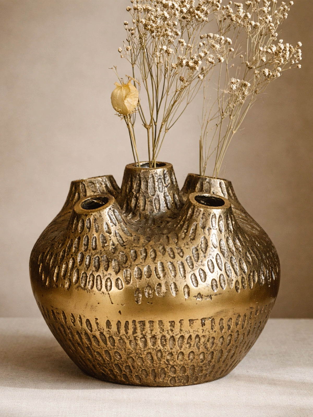 Jarrón decorativo de metal dorado antique en forma de coral 20x20 cm — jarrón original elegante