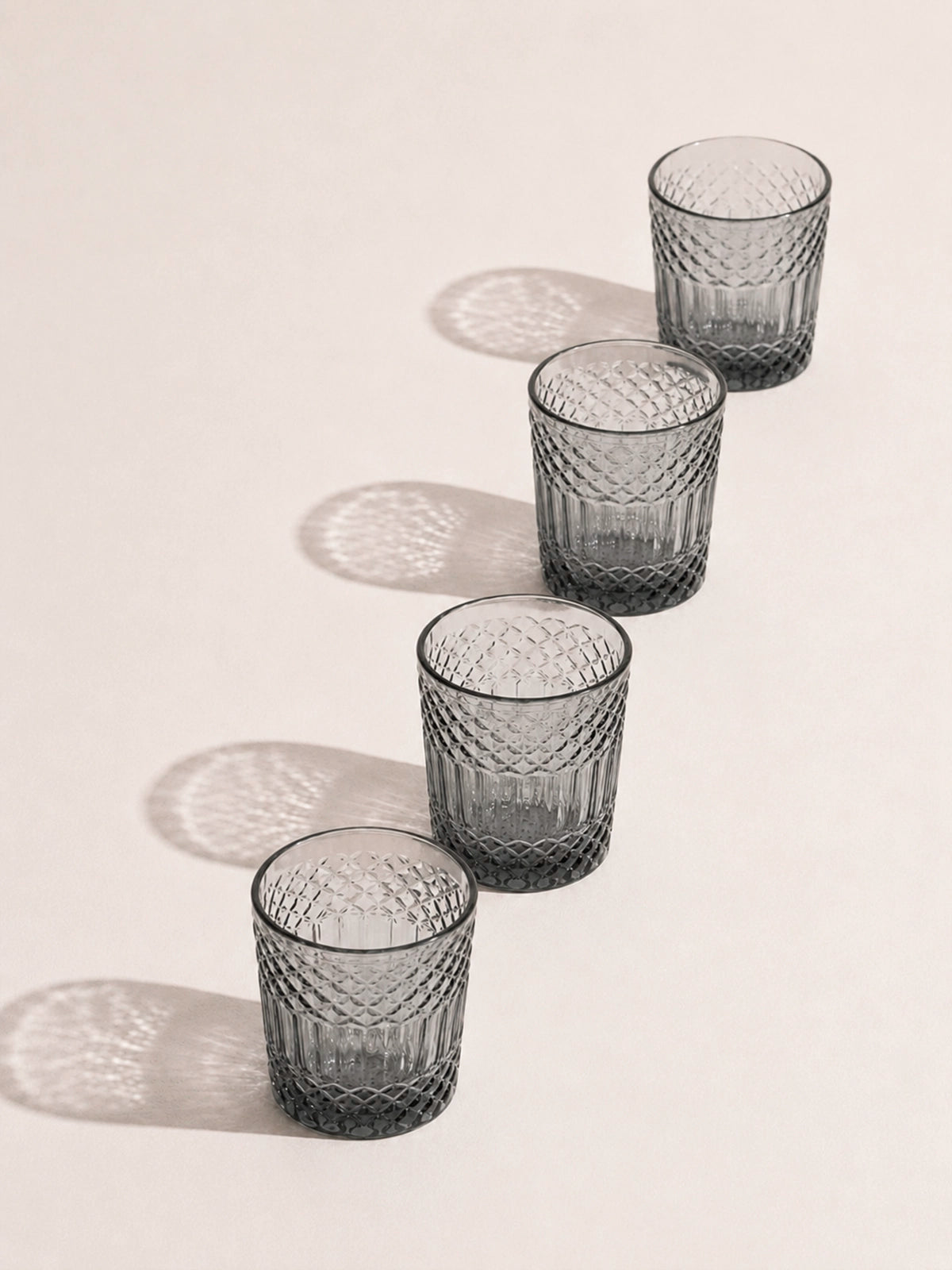 Juego de 12 vasos Humo Vintage de Cristal con Relieve 8x10cm