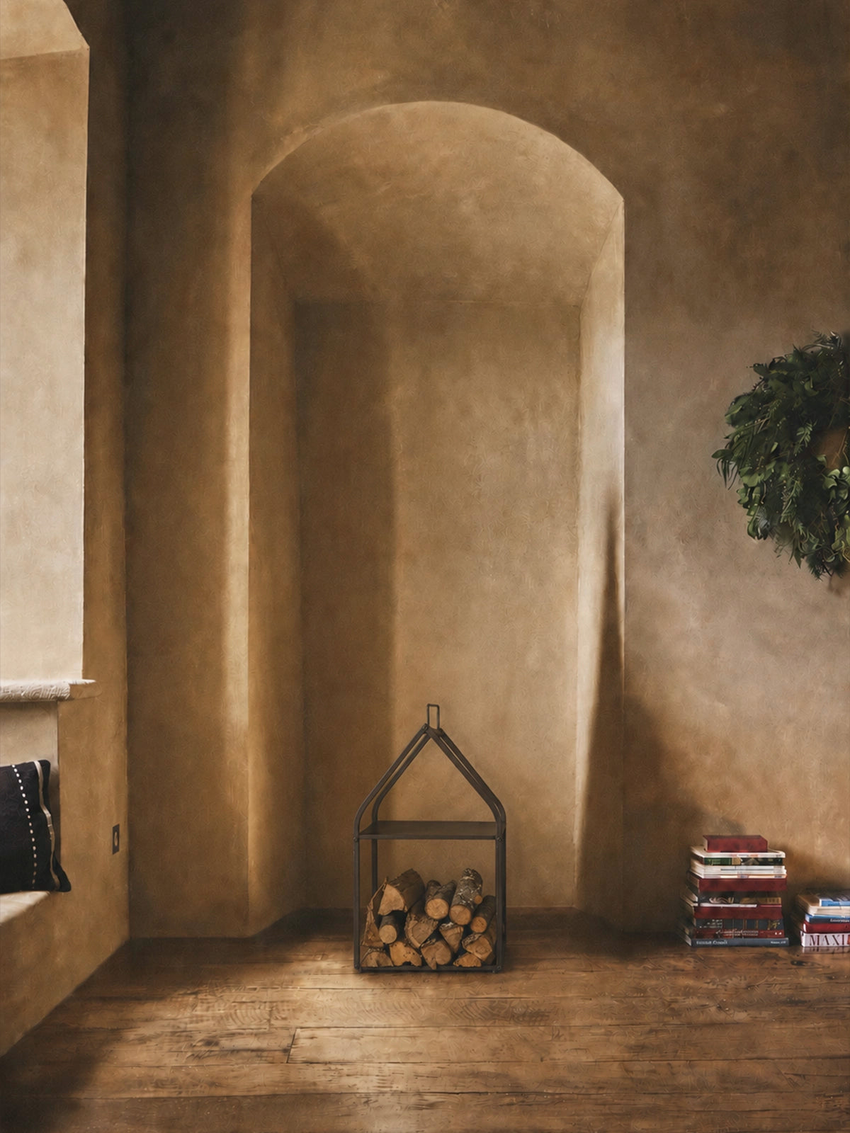 Leñero Casita de Metal Negro – 38 × 31 × 76 cm