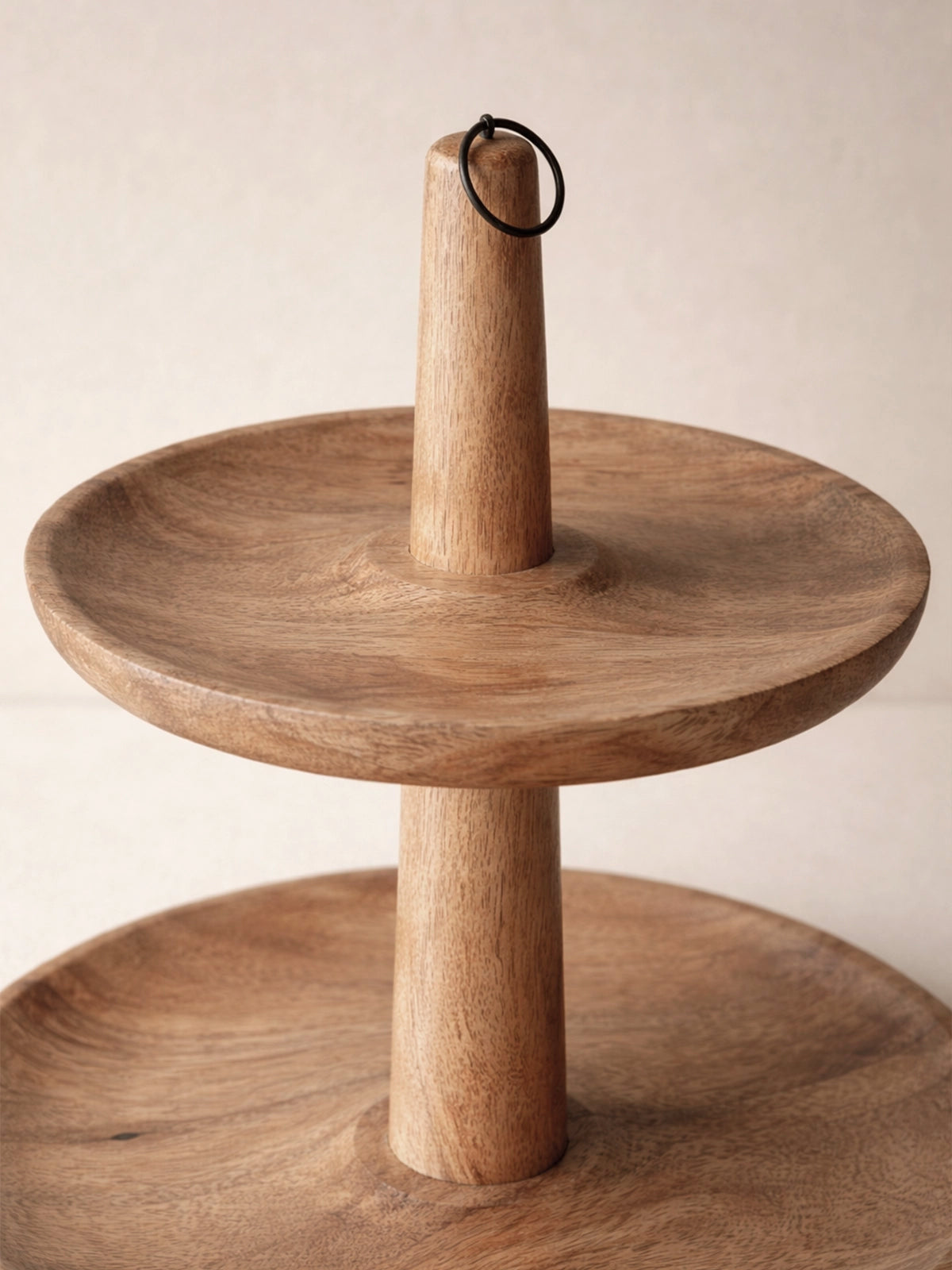 Pastelero Atlas de madera de mango — soporte de dos alturas
