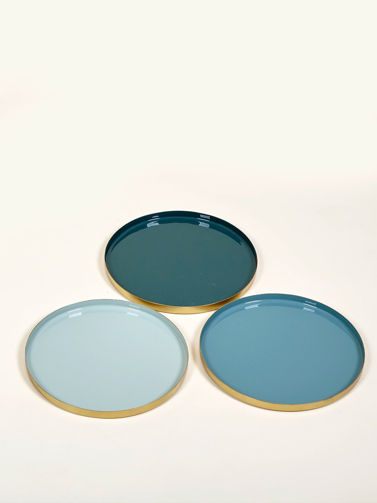 Plato bandeja Ocean de metal con base dorada