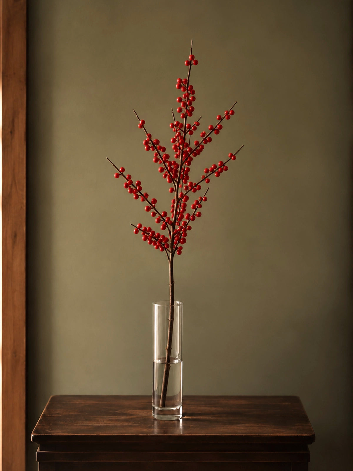 Rama Decorativa de Acebo con Bayas Rojas – 90 cm