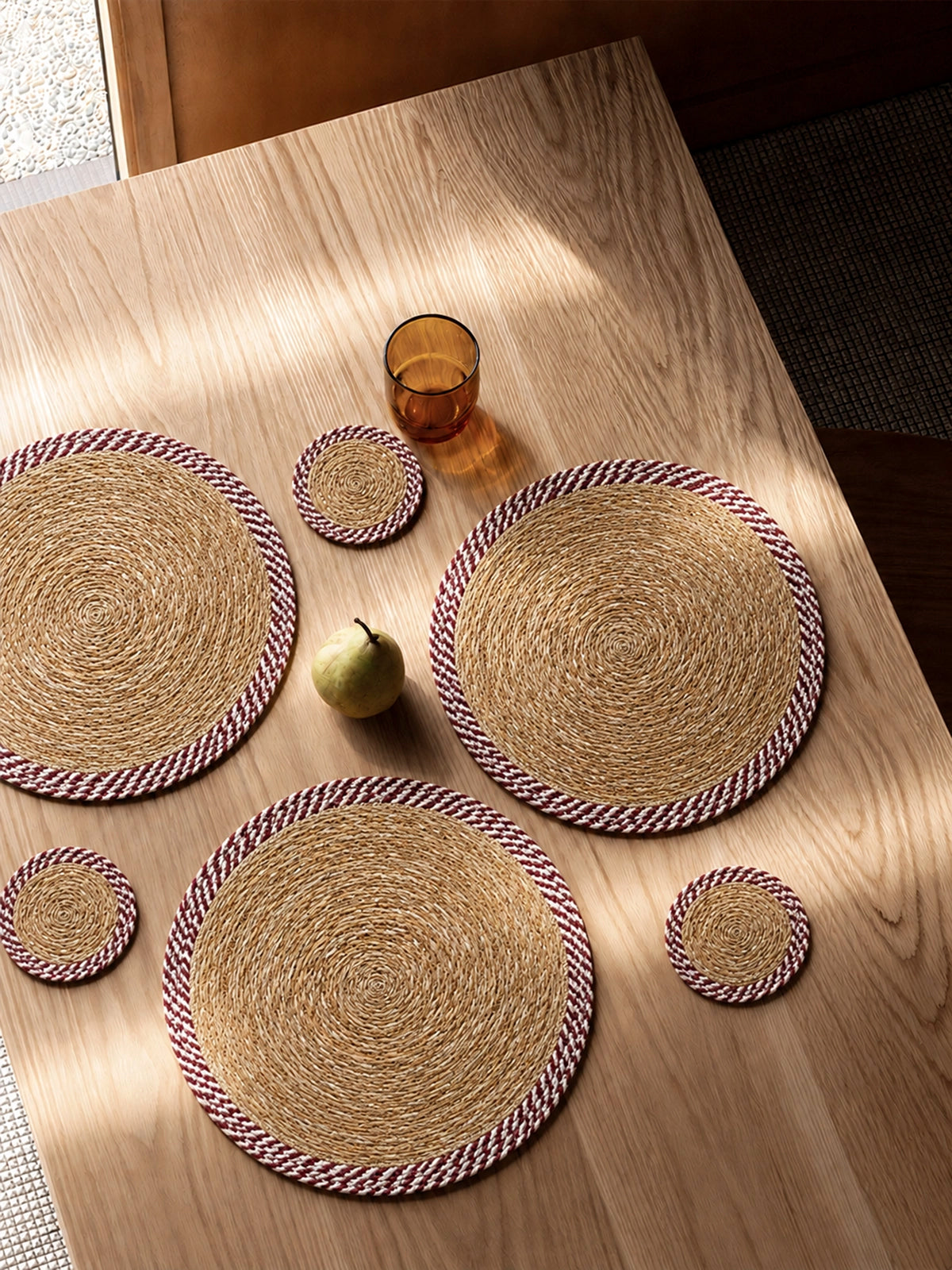 Set de 4 Posavasos de Seagrass Bruna – Burdeos y Natural