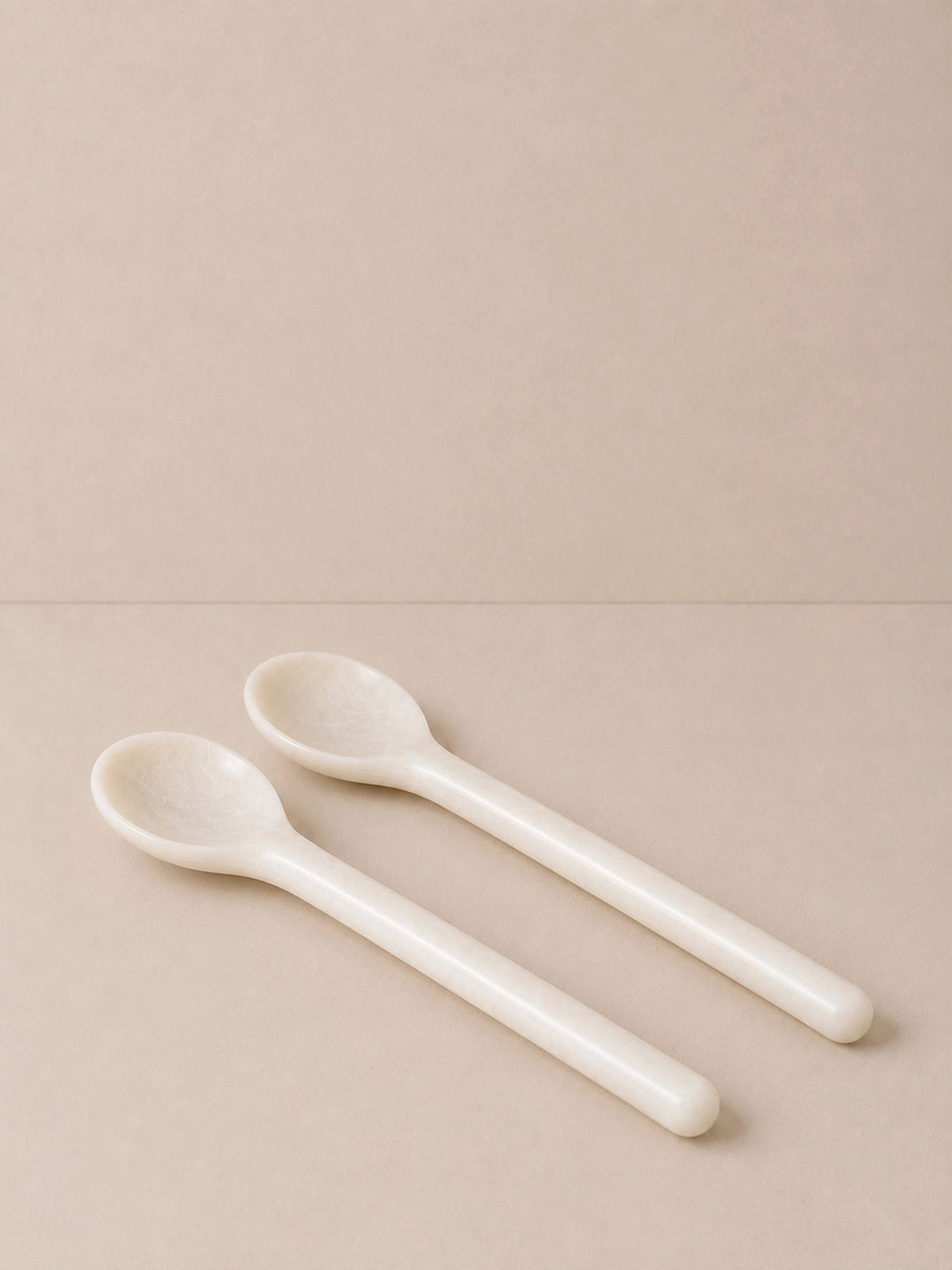Set de 2 cubiertos de servir de resina Nácar 31 x 8 x 4 cm