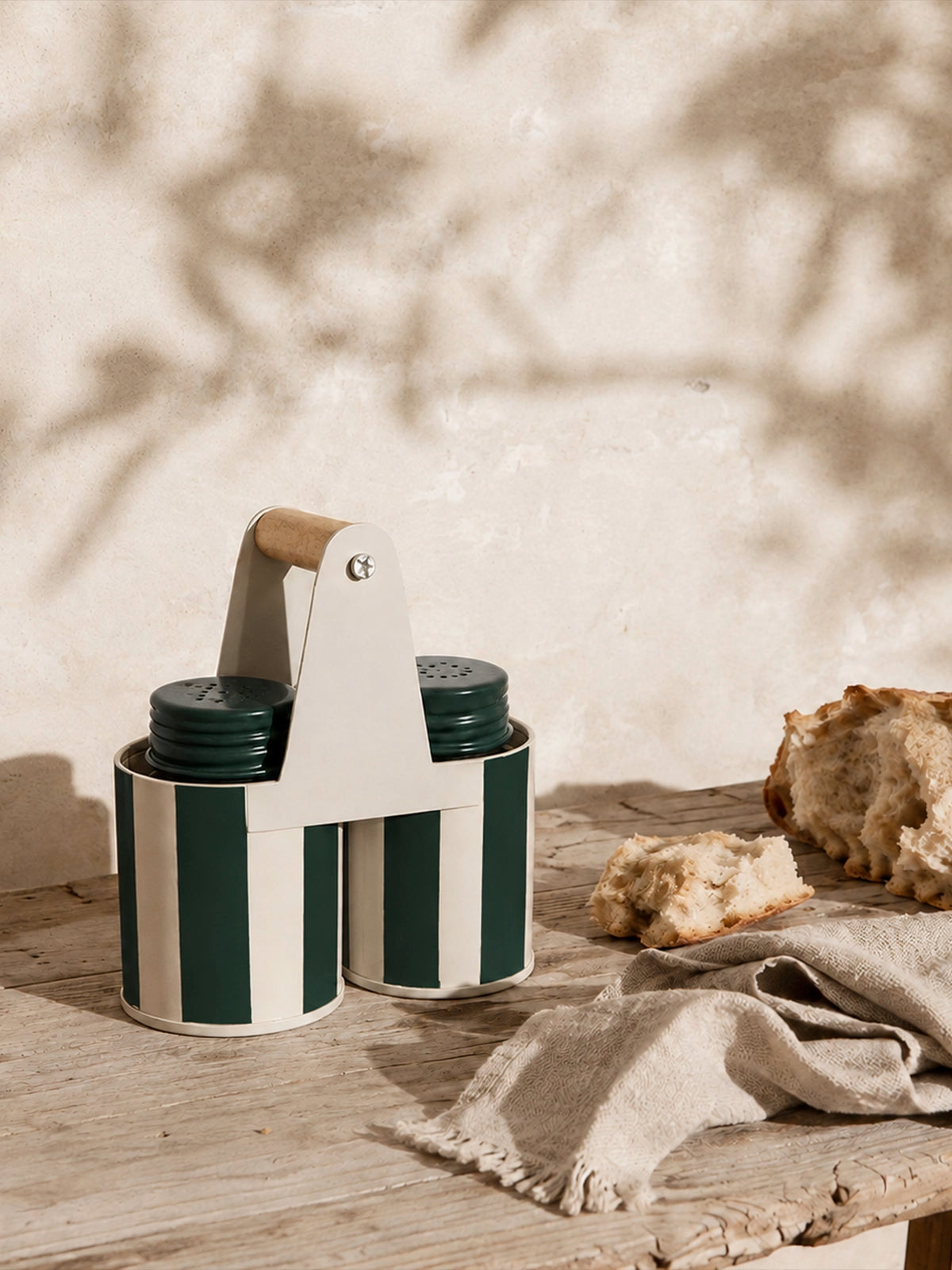 Set Salero y Pimentero de Rayas Verde Inglés y Blanco – 13 × 7 × 15 cm