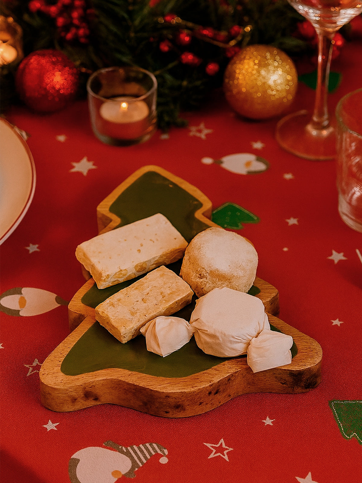 Bandeja árbol Christmas en madera de mango color verde oliva