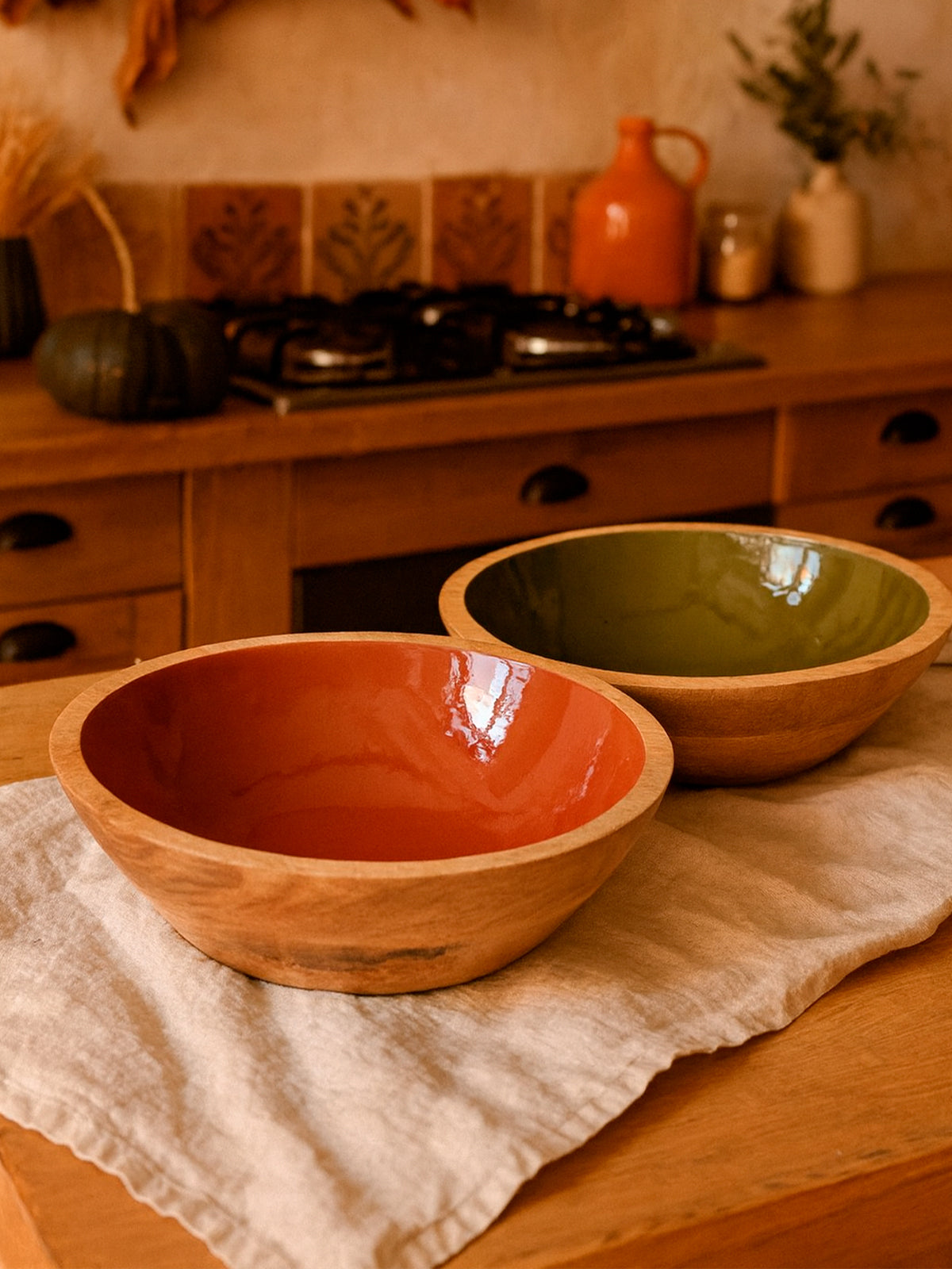 Bol centro Adriana madera de mango en verde oliva y terracota