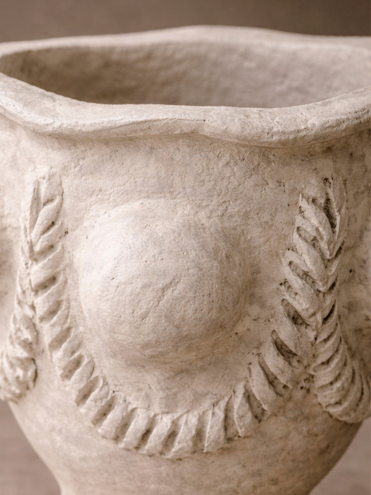 Copa Petra de papel maché reciclado Ø24x31 cm — jarrón decorativo artesanal sostenible