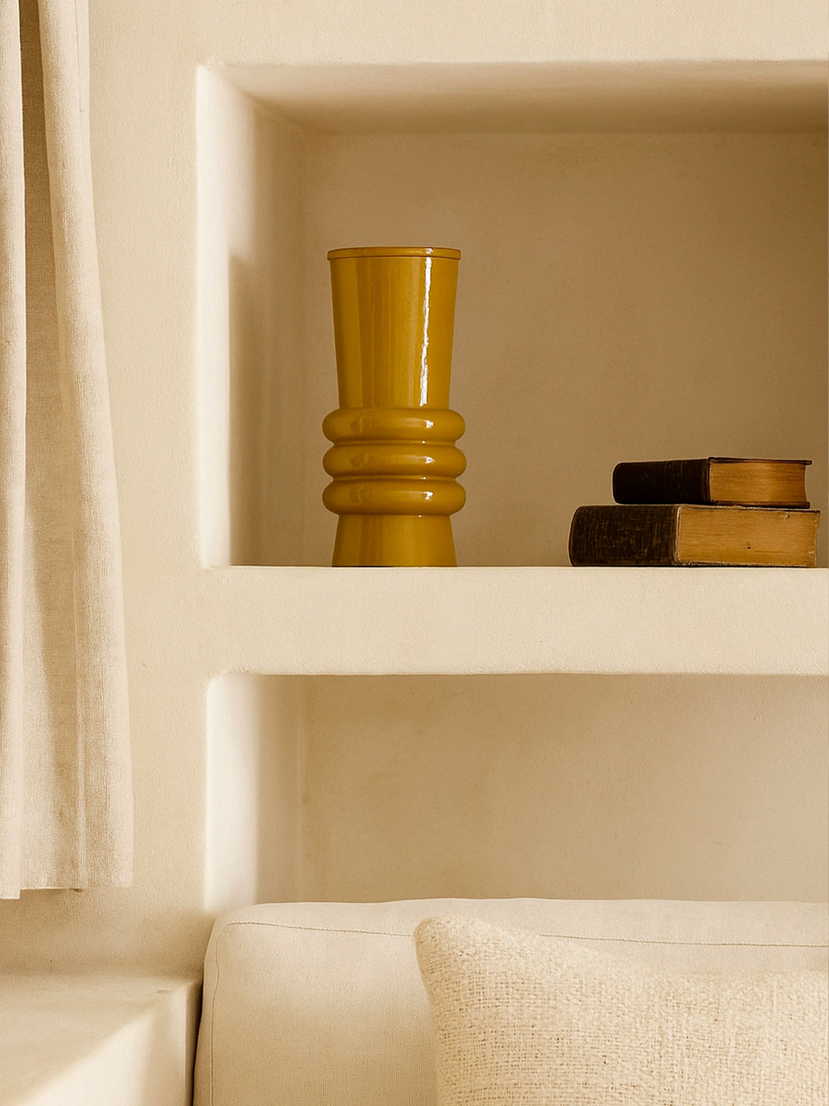 Jarrón Amalfi mostaza estilo seventies en vidrio reciclado