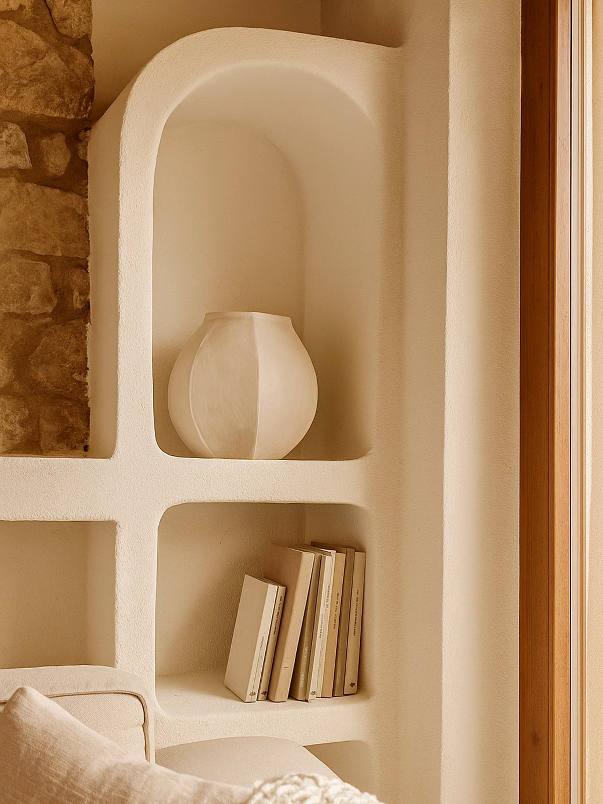 Jarrón facetado papel maché sostenible