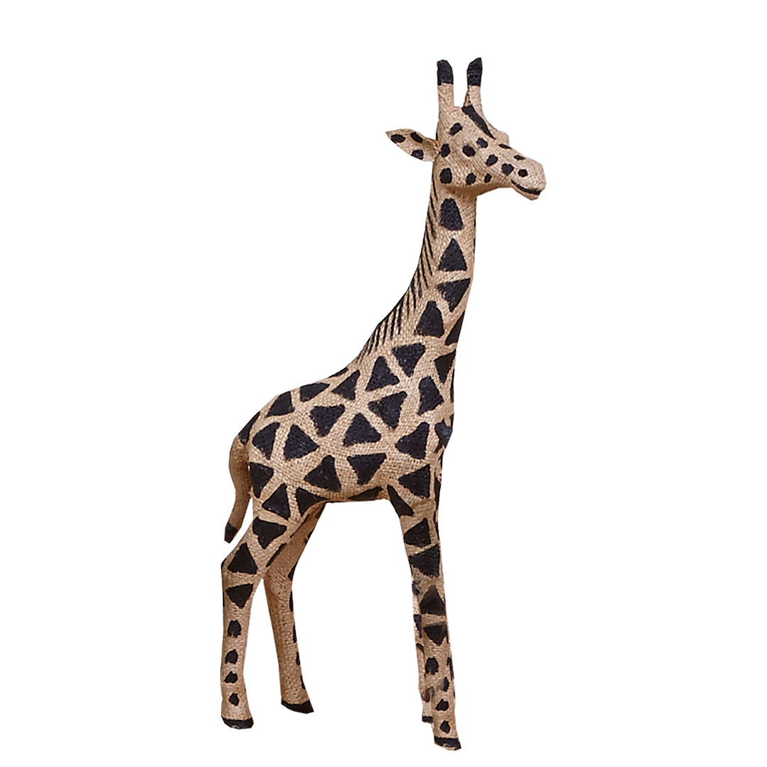Figura jirafa natural en papel mache y forrada de yute con tintes naturales hecha a mano