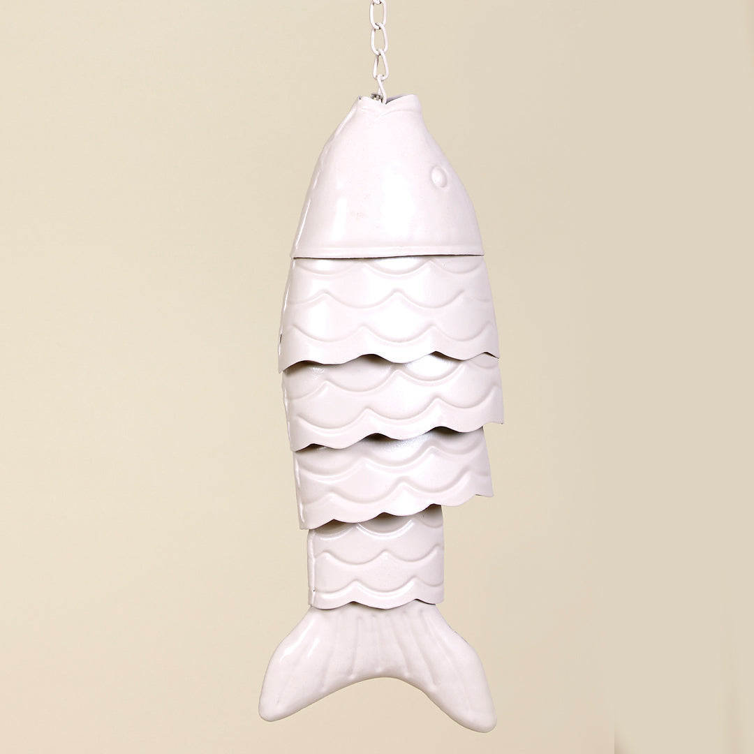 Pez colgante de metal crema deco