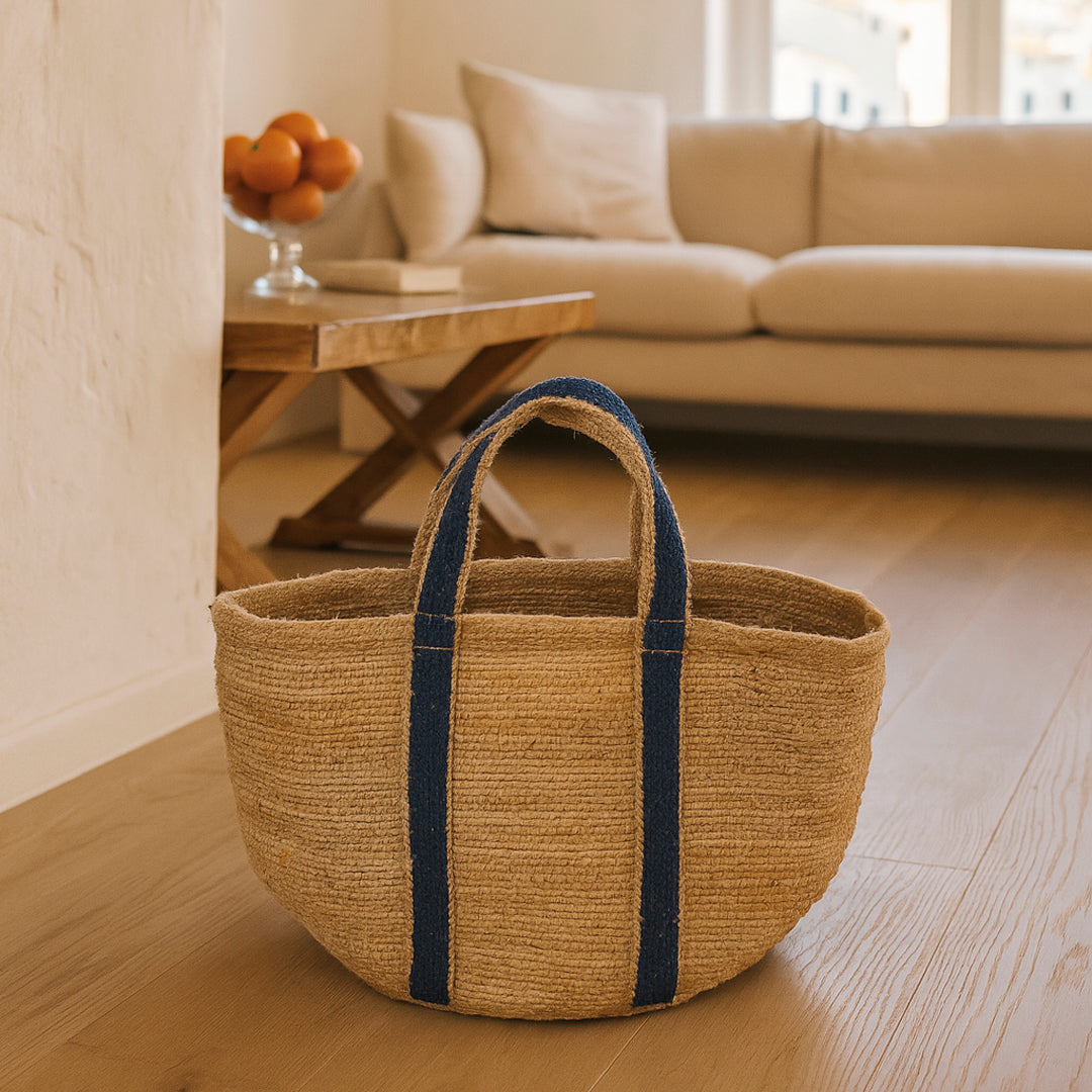Cesta Portofino de yute natural con la asa en color azul índigo
