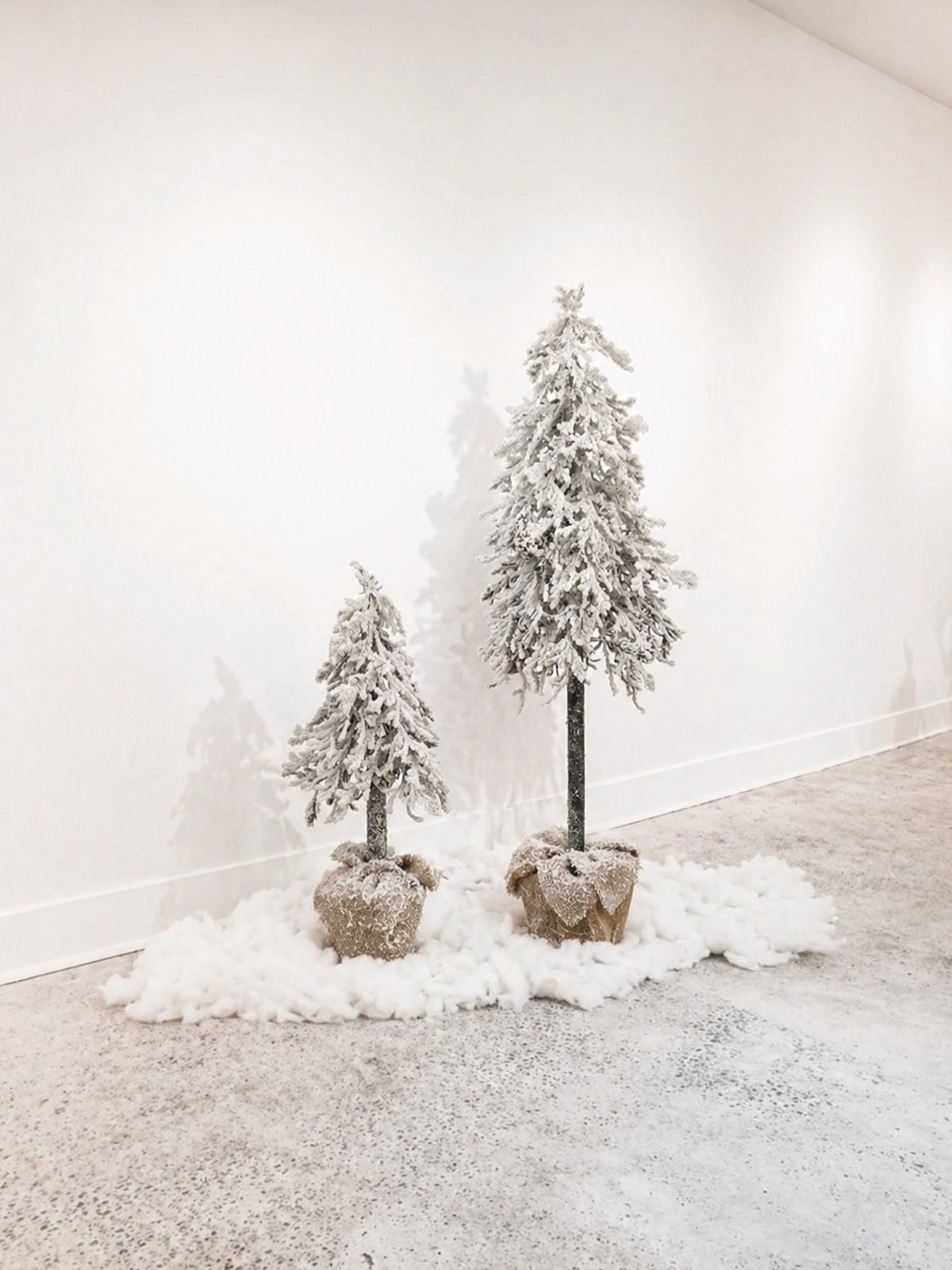 Árbol de Navidad Nevado con Maceta – 120 cm