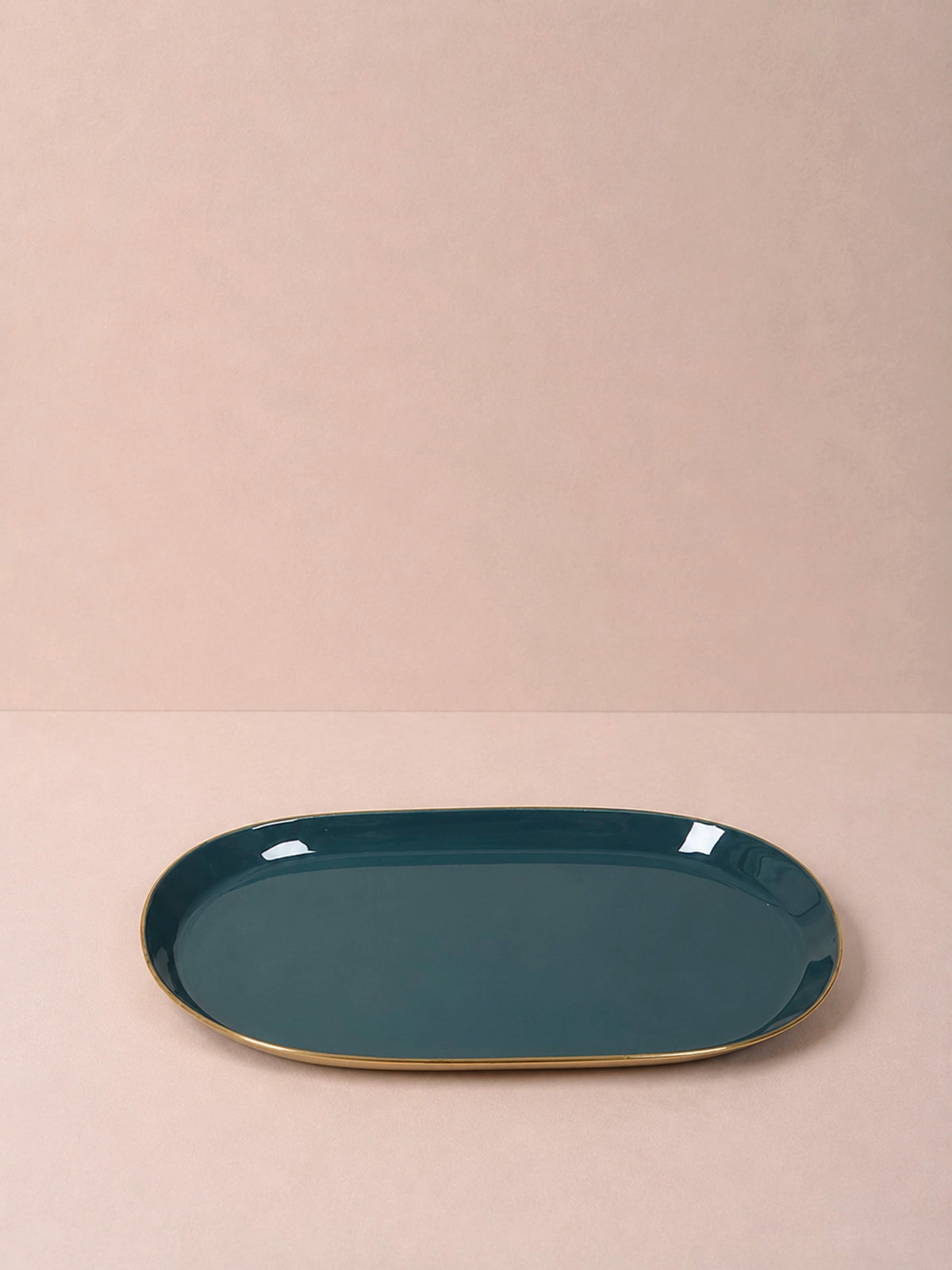 Bandeja Ocean de metal con base dorada mil azules