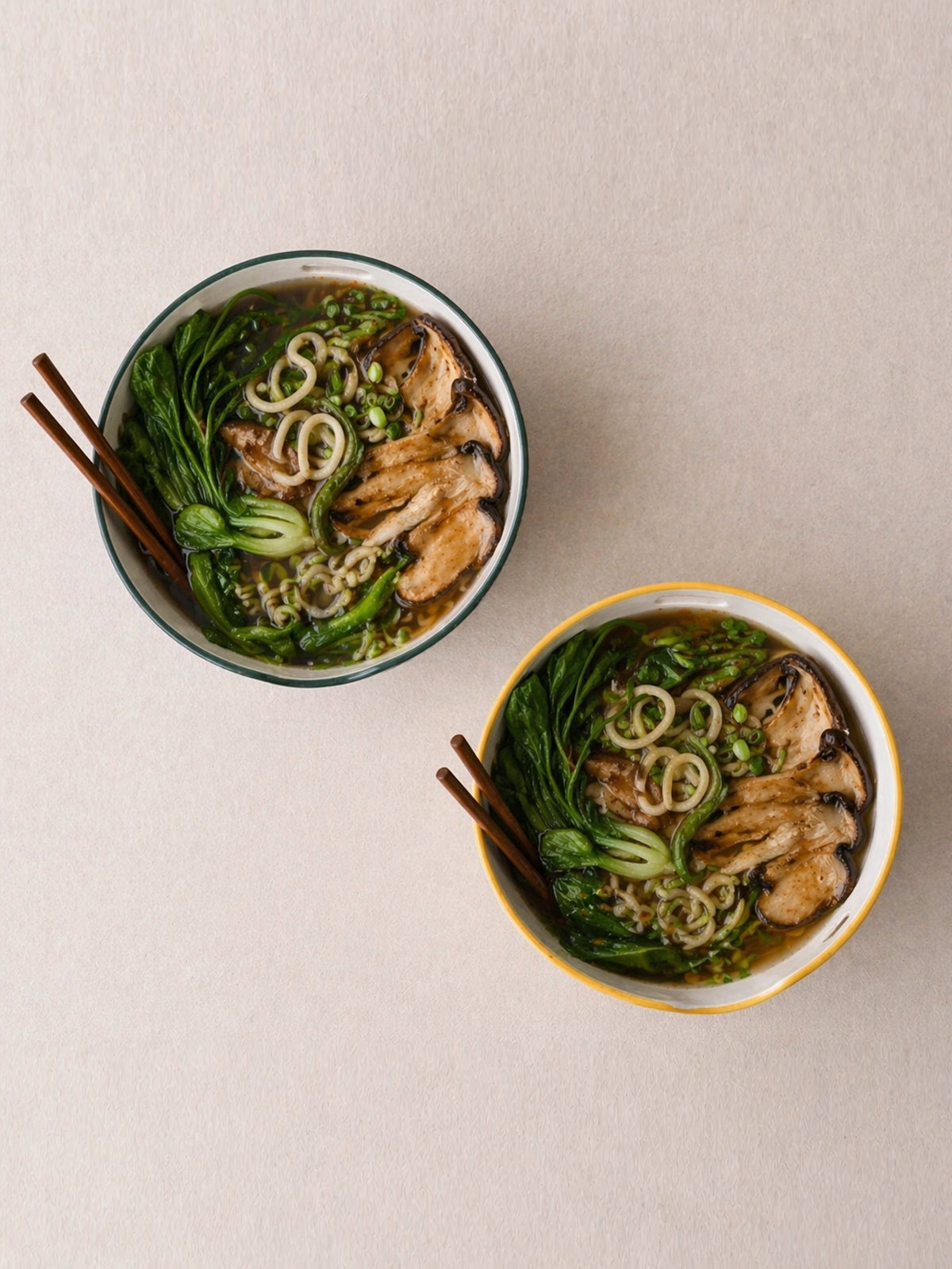 Bol de Sopa Miso de Set de bol de porcelana con Palillos de Bambú | Cuenco Japonés para Ramen y Noodles en Azul o Amarillo