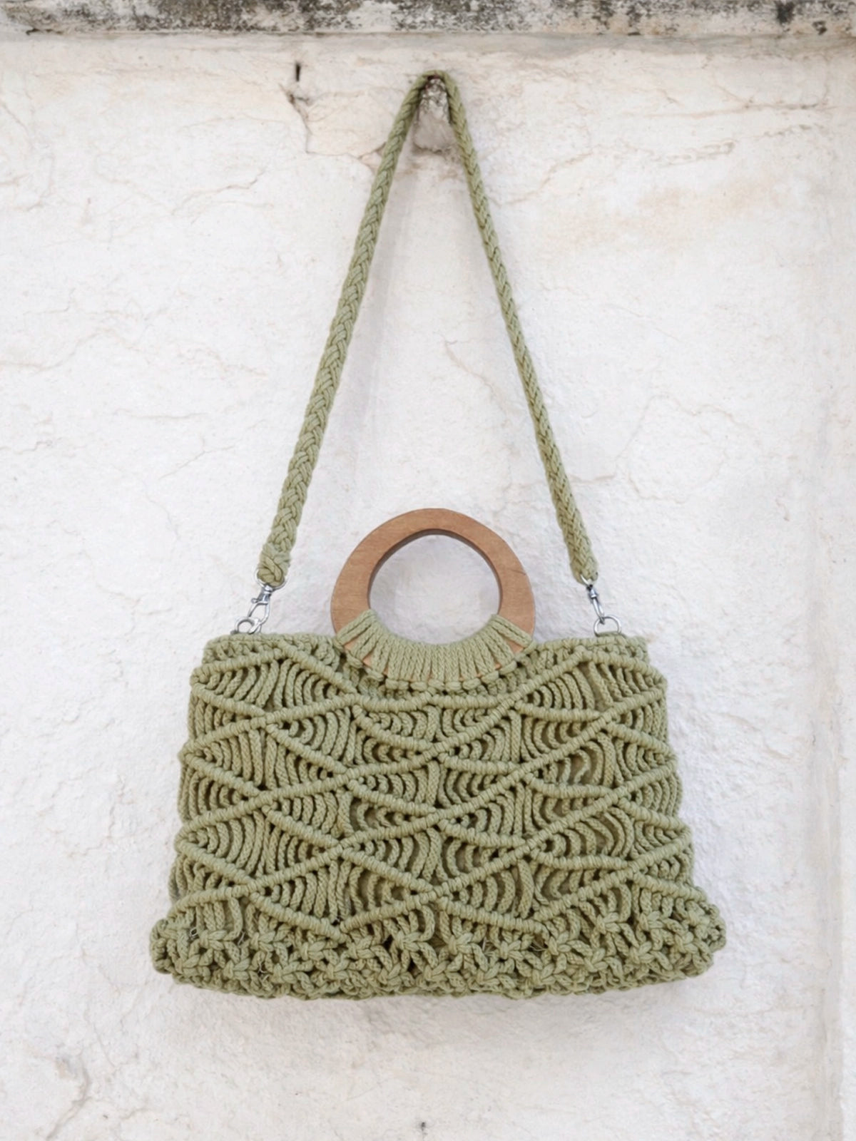 Bolso Bali de crochet artesanal con asas de madera — bolso hecho a mano