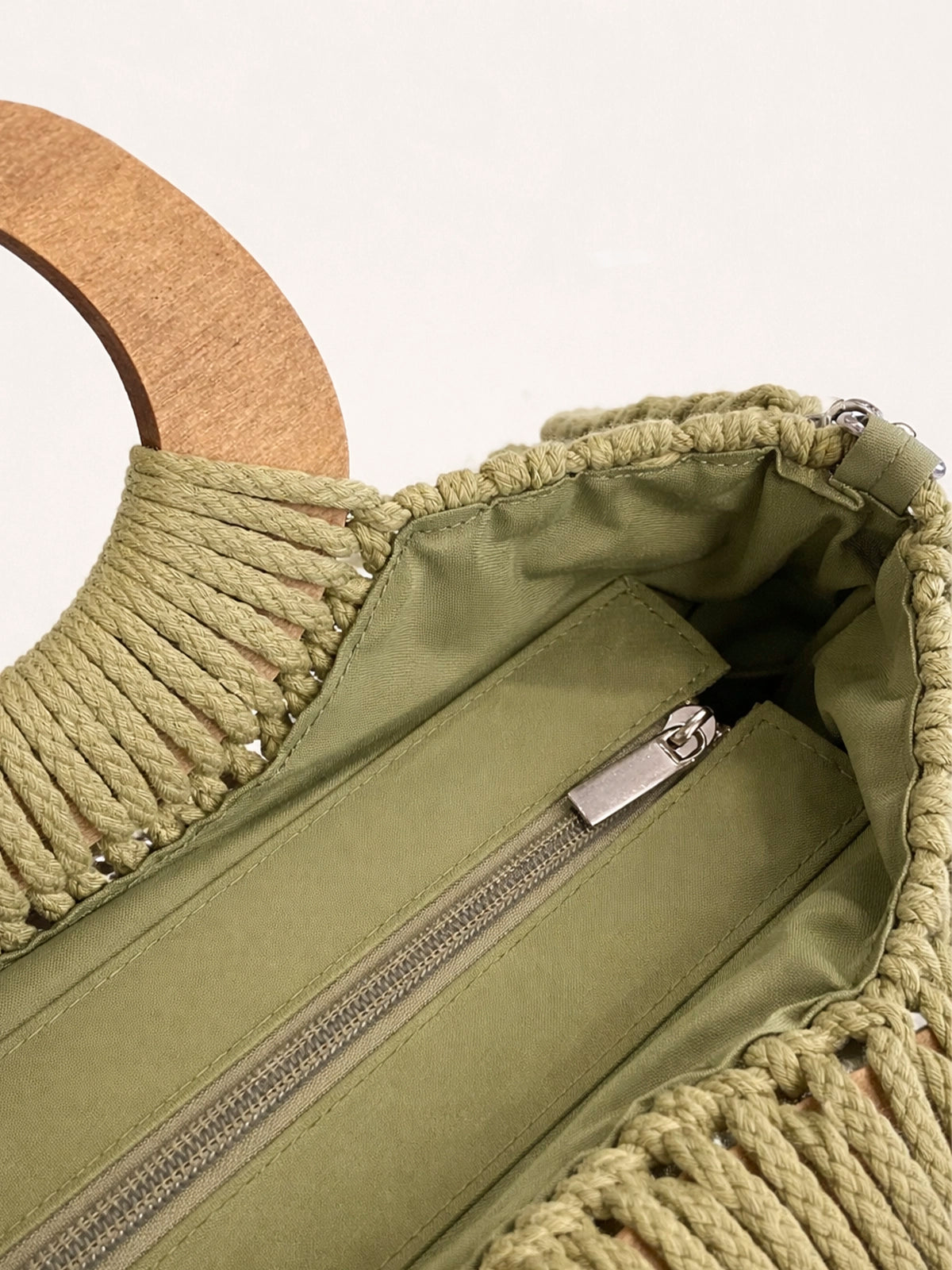 Bolso Bali de crochet artesanal con asas de madera — bolso hecho a mano