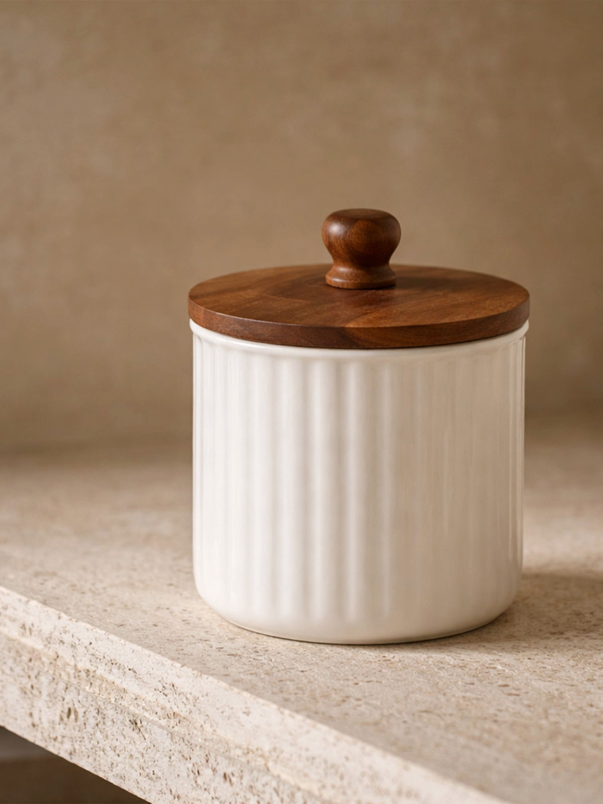Caja Aura de metal blanco con tapa de madera natural decorativa