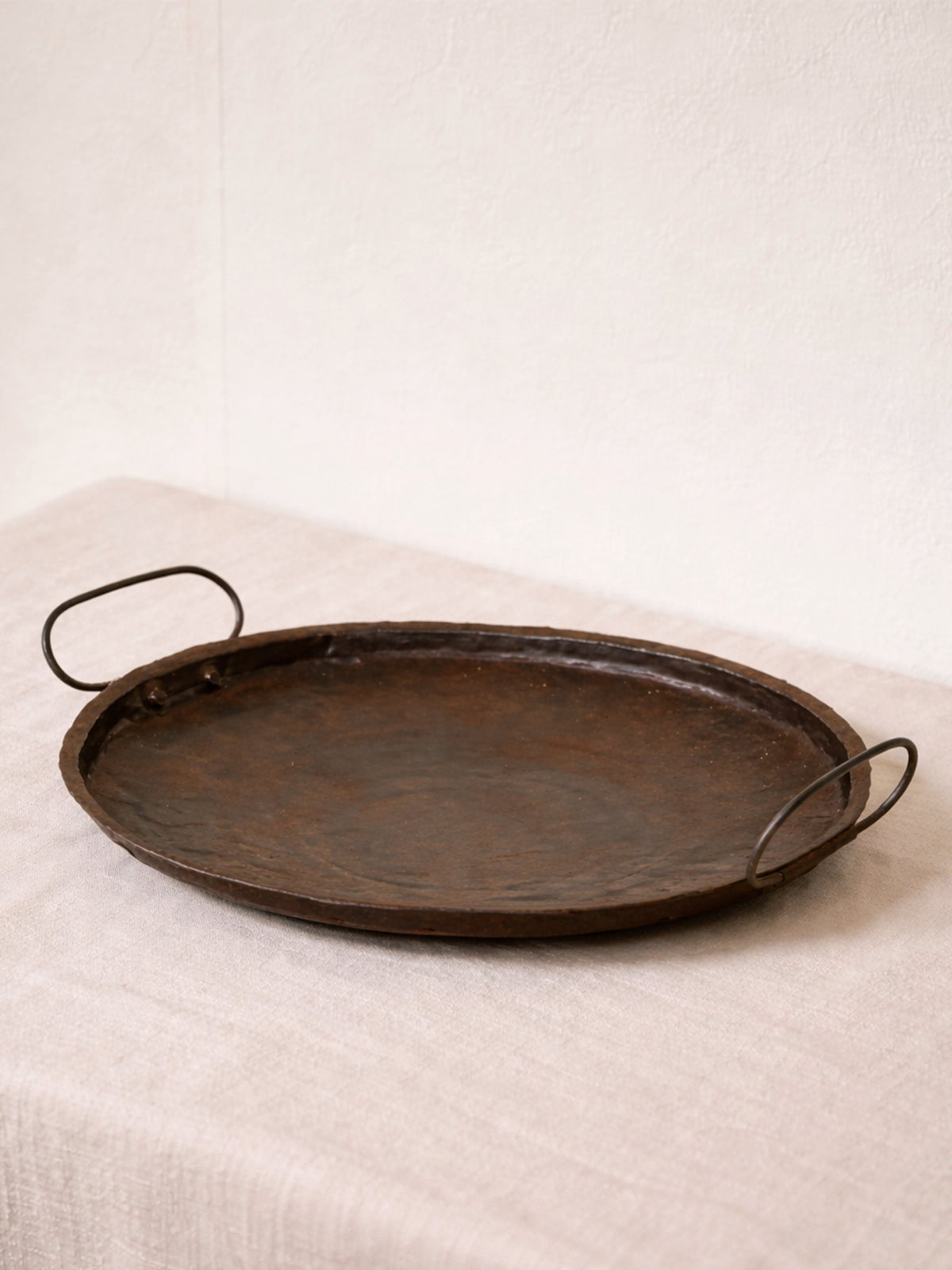Bandeja Atlas de metal acabado óxido antique vintage 33 cm — bandeja decorativa industrial