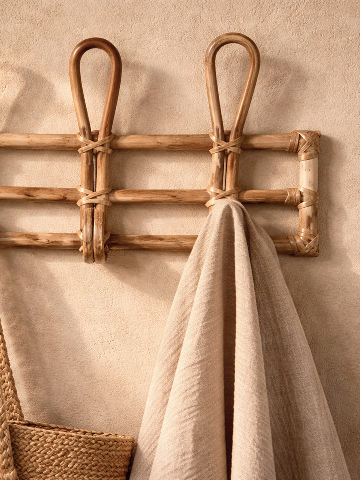 Colgador Bali de pared de bambú natural estilo artesanal