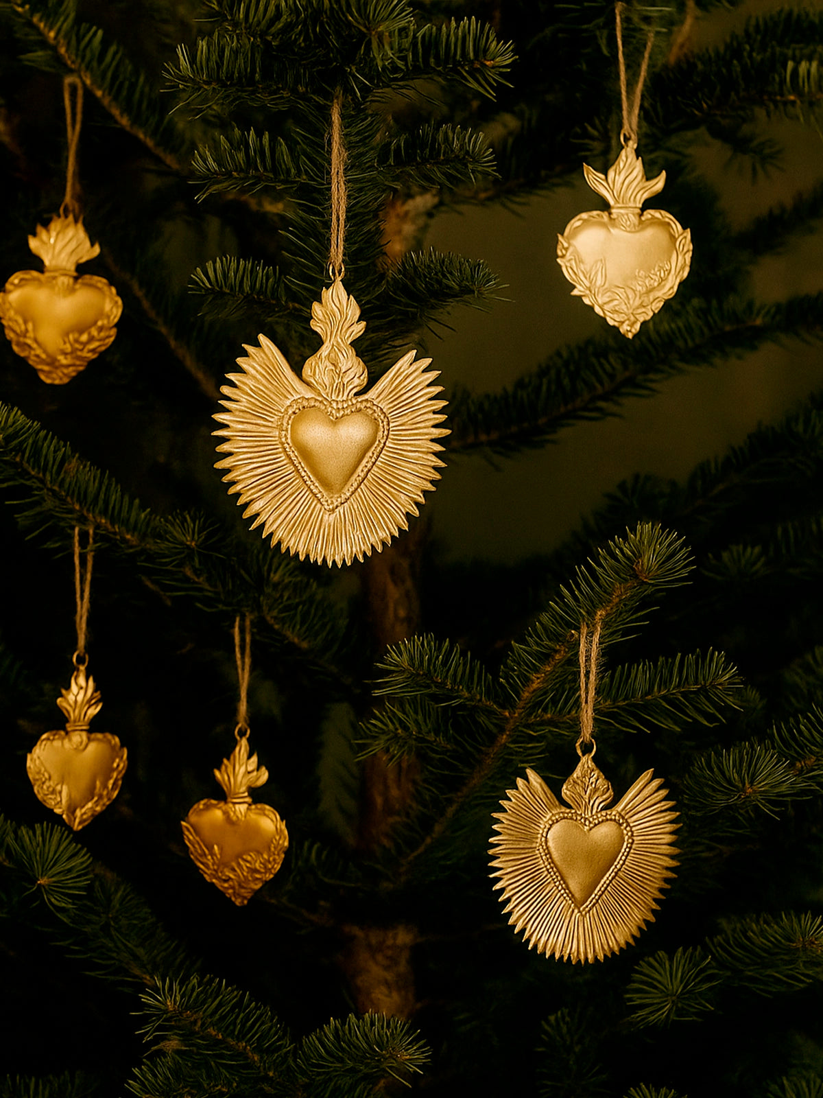 Colgante corazón con alas Exvoto dorado estilo vintage