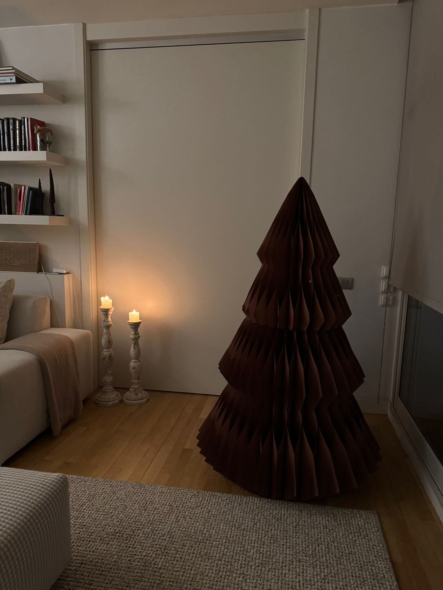 Christmas tree de papel color marrón