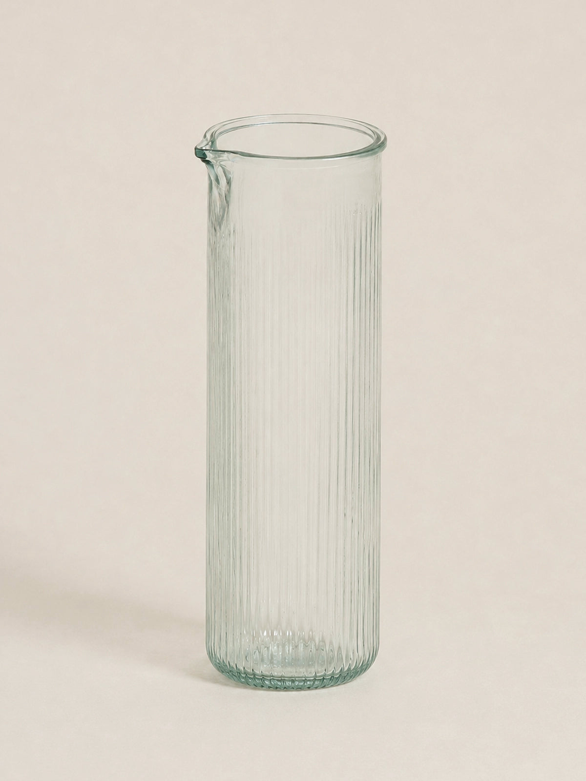 Jarra alta de vidrio reciclado para agua y limonada 8x25,5 cm
