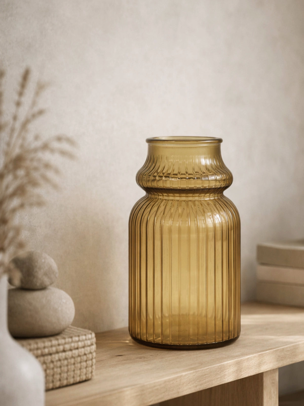 Jarrón Isabella de vidrio reciclado color ámbar 15x25 cm — jarrón decorativo sostenible sin plomo