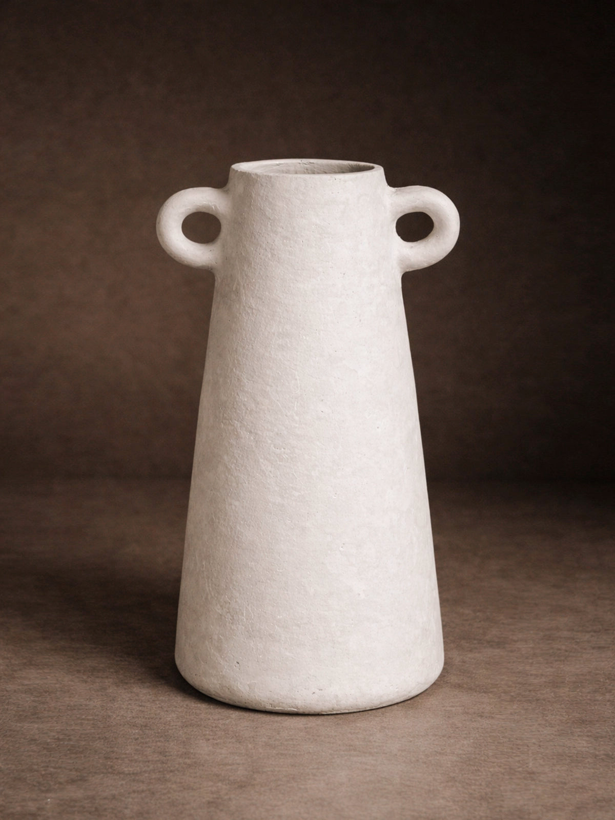 Jarrón Gea decorativo de papel maché sostenible 16x31 cm — jarrón artesanal en tonos neutros