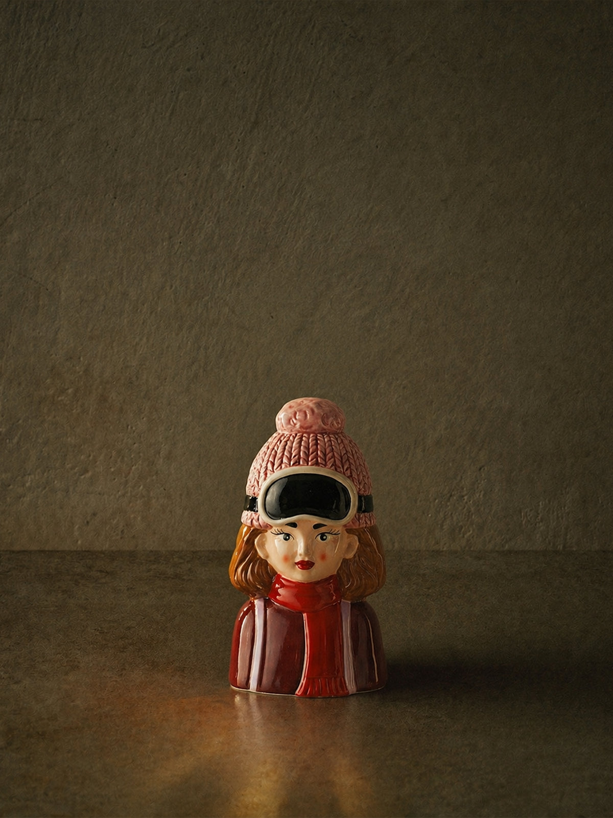 Jarrón Decorativo Chica Esquiadora de Cerámica – 14 cm