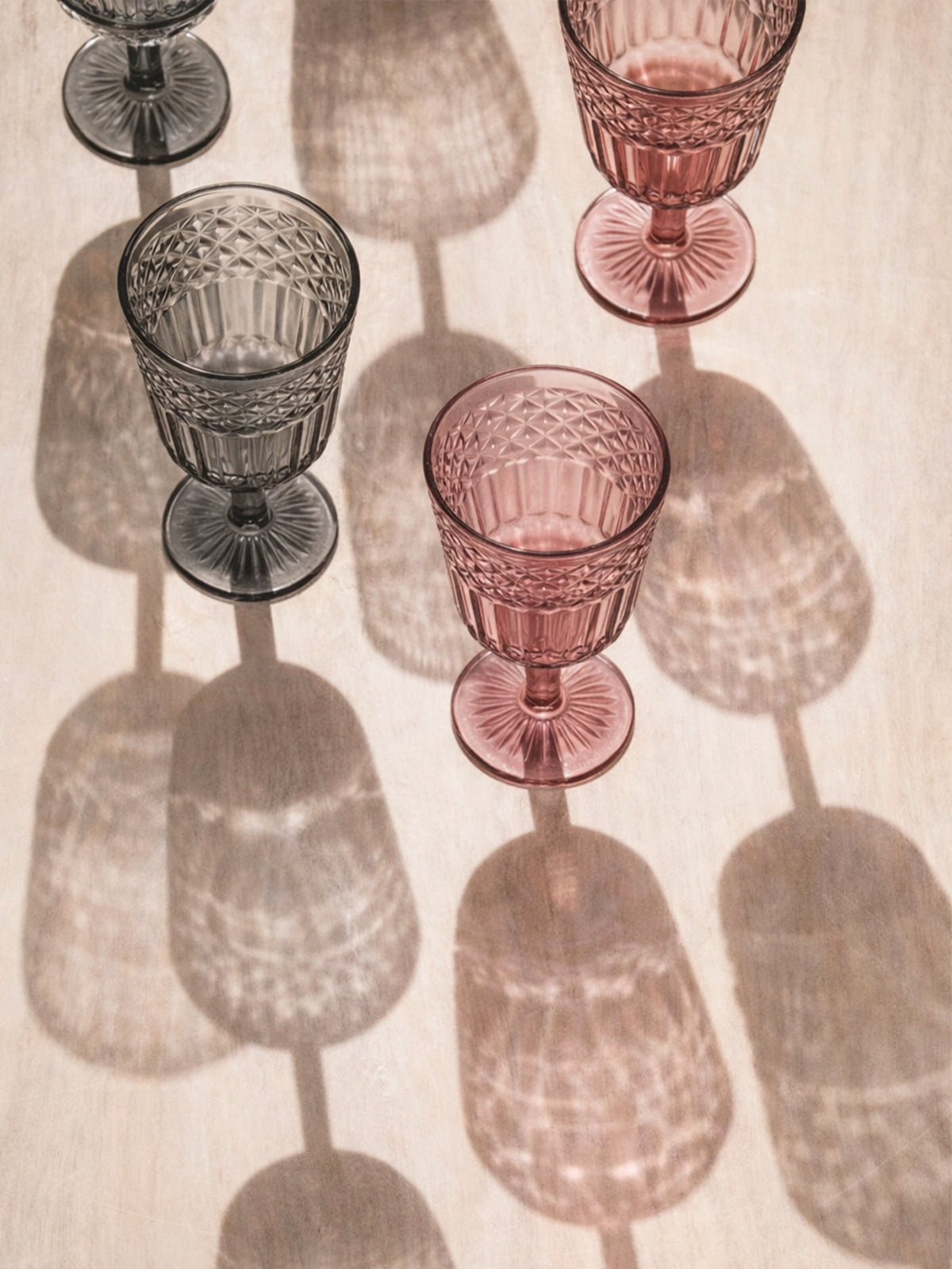 Juego de 12 Copas Humo Vintage de Cristal con Relieve