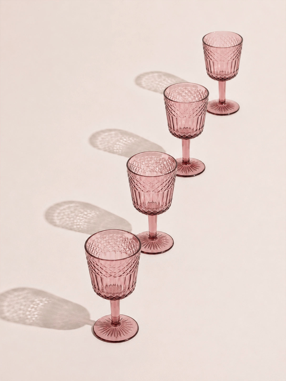 Juego de 12 Copas Vintage de Cristal Malva con Relieve
