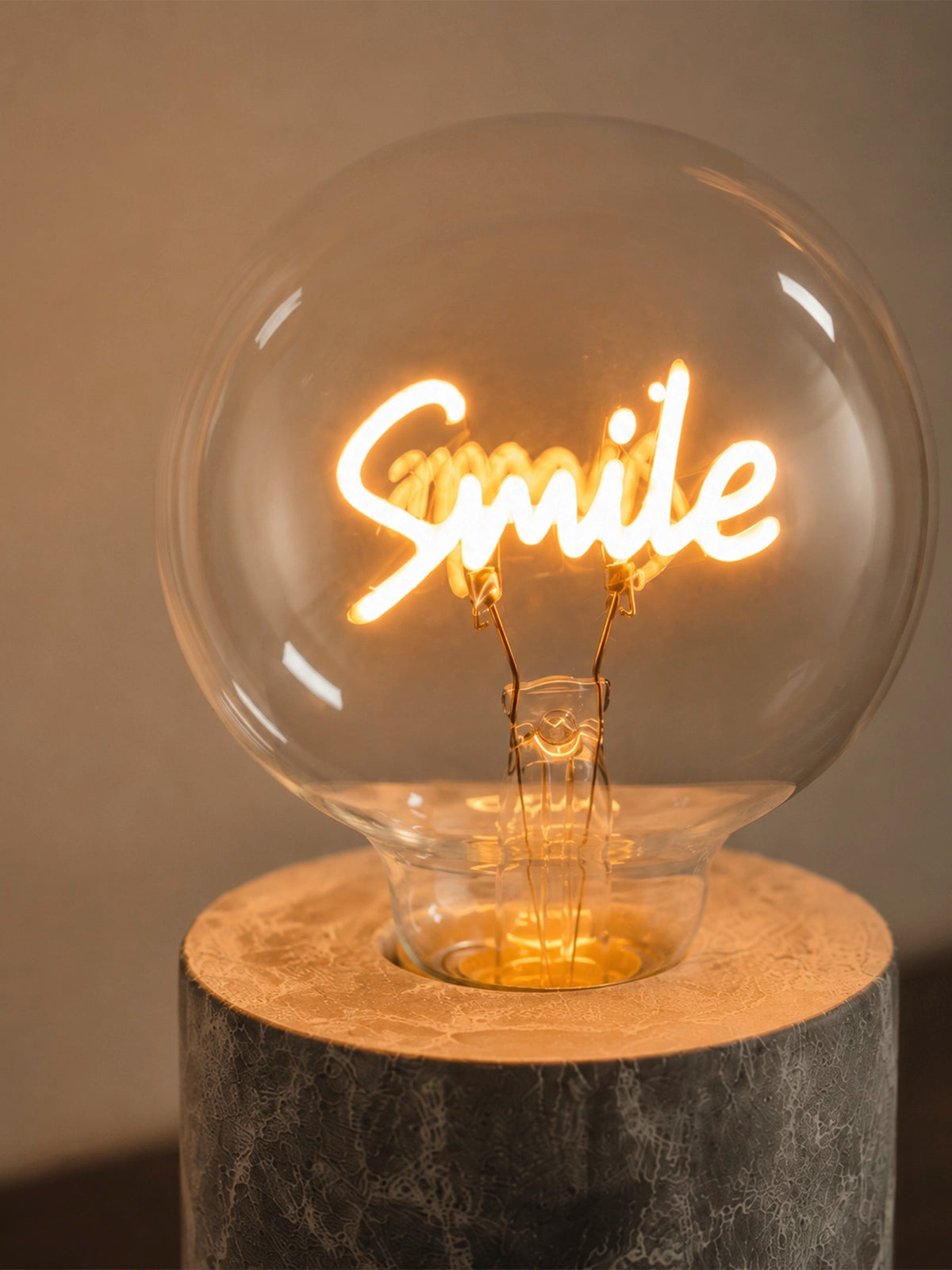 Lámpara Smile LED decorativa con luz cálida y temporizador